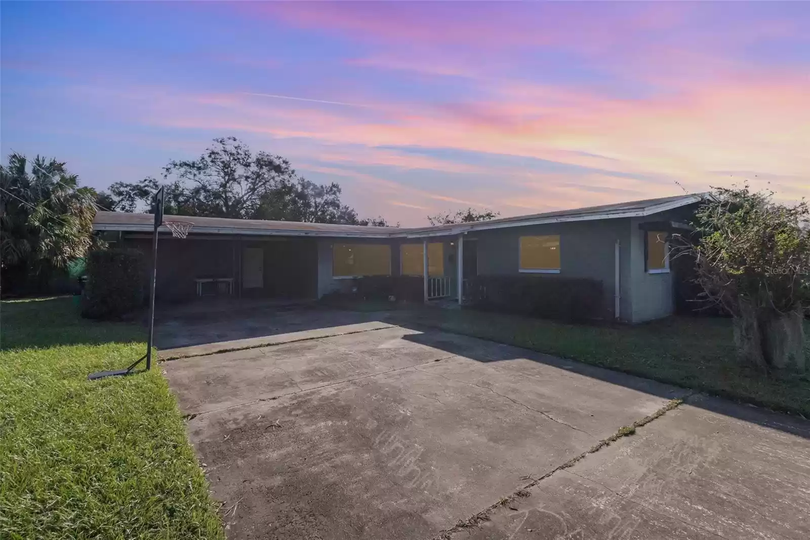 909 MARABON AVENUE, ORLANDO, Florida 32806, 3 Bedrooms Bedrooms, ,2 BathroomsBathrooms,Residential,For Sale,MARABON,MFRO6249214