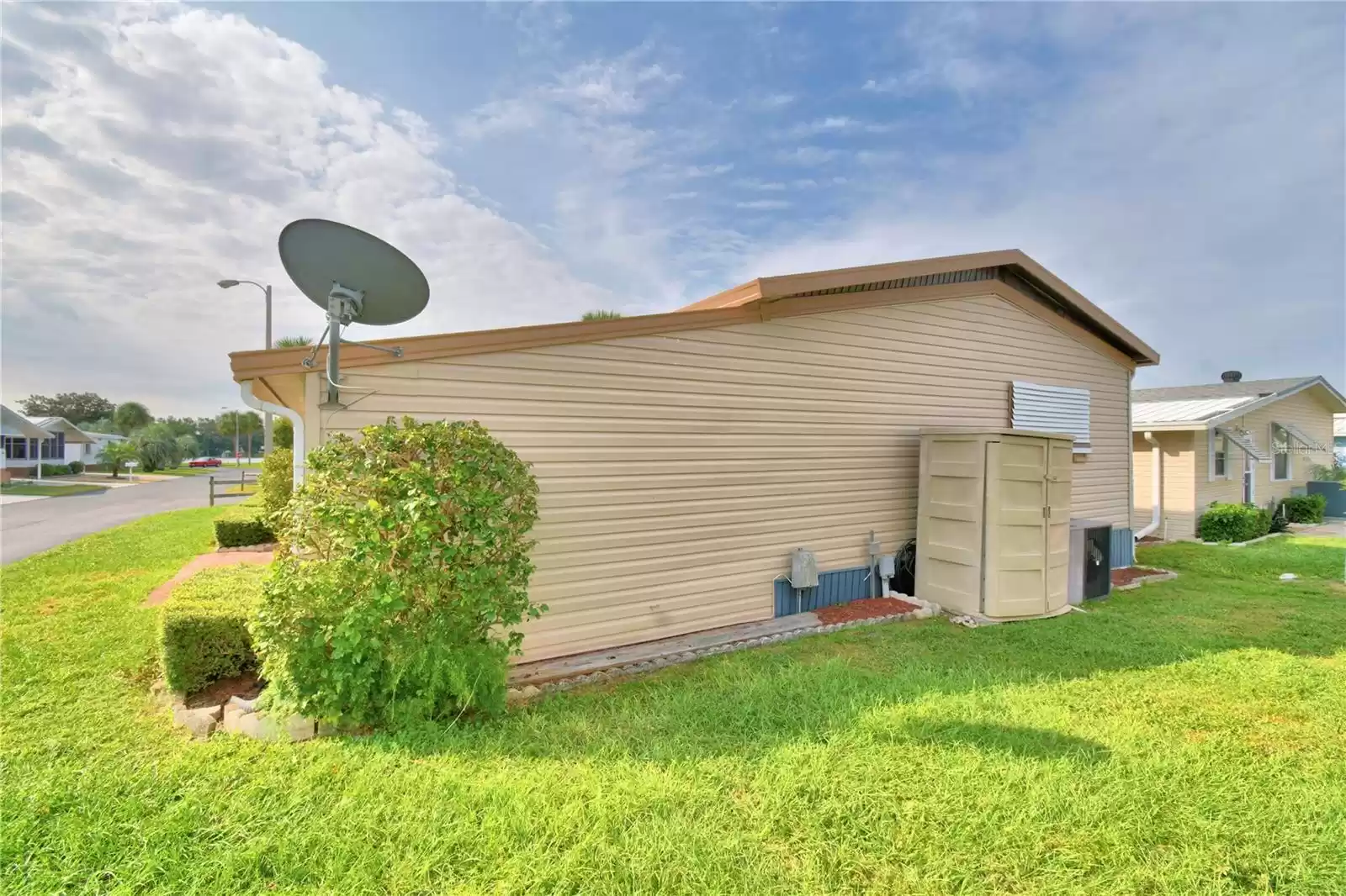 4201 CEDARWOOD STREET, WINTER HAVEN, Florida 33880, 2 Bedrooms Bedrooms, ,2 BathroomsBathrooms,Residential,For Sale,CEDARWOOD,MFRP4932409