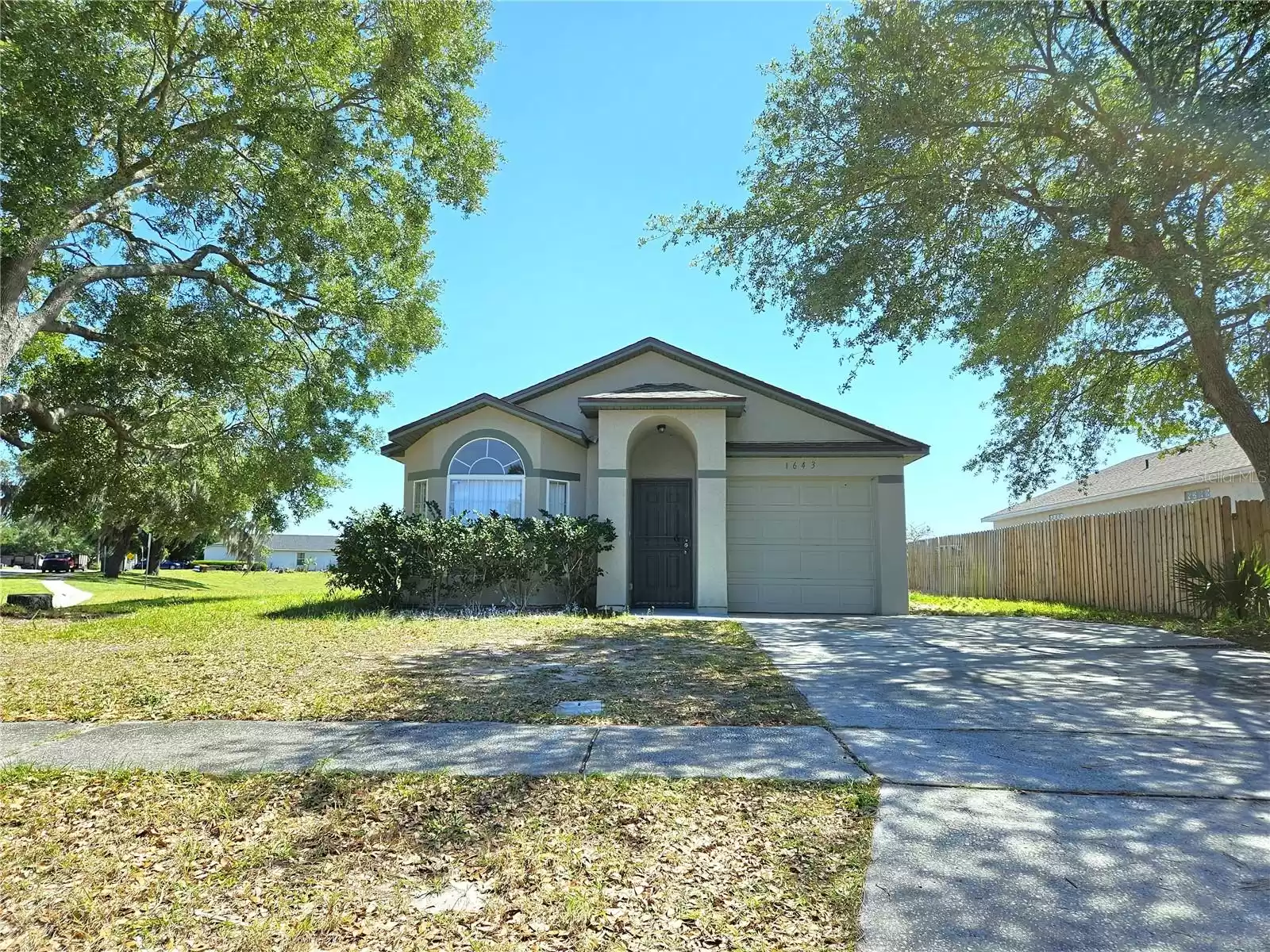 ORLANDO, Florida 32808, 3 Bedrooms Bedrooms, ,2 BathroomsBathrooms,Residential,For Sale,MFRO6213691