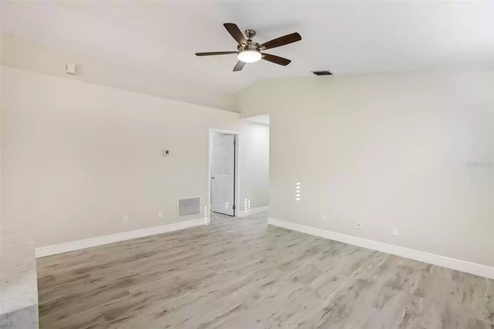 1515 HARDING STREET, ORLANDO, Florida 32806, 3 Bedrooms Bedrooms, ,2 BathroomsBathrooms,Residential Lease,For Rent,HARDING,MFRO6250385