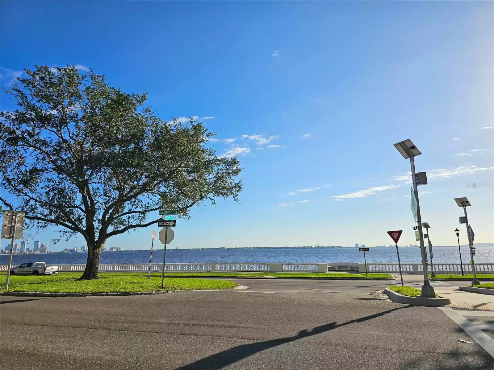 4141 BAYSHORE BOULEVARD, TAMPA, Florida 33611, 3 Bedrooms Bedrooms, ,3 BathroomsBathrooms,Residential Lease,For Rent,BAYSHORE,MFRTB8312110