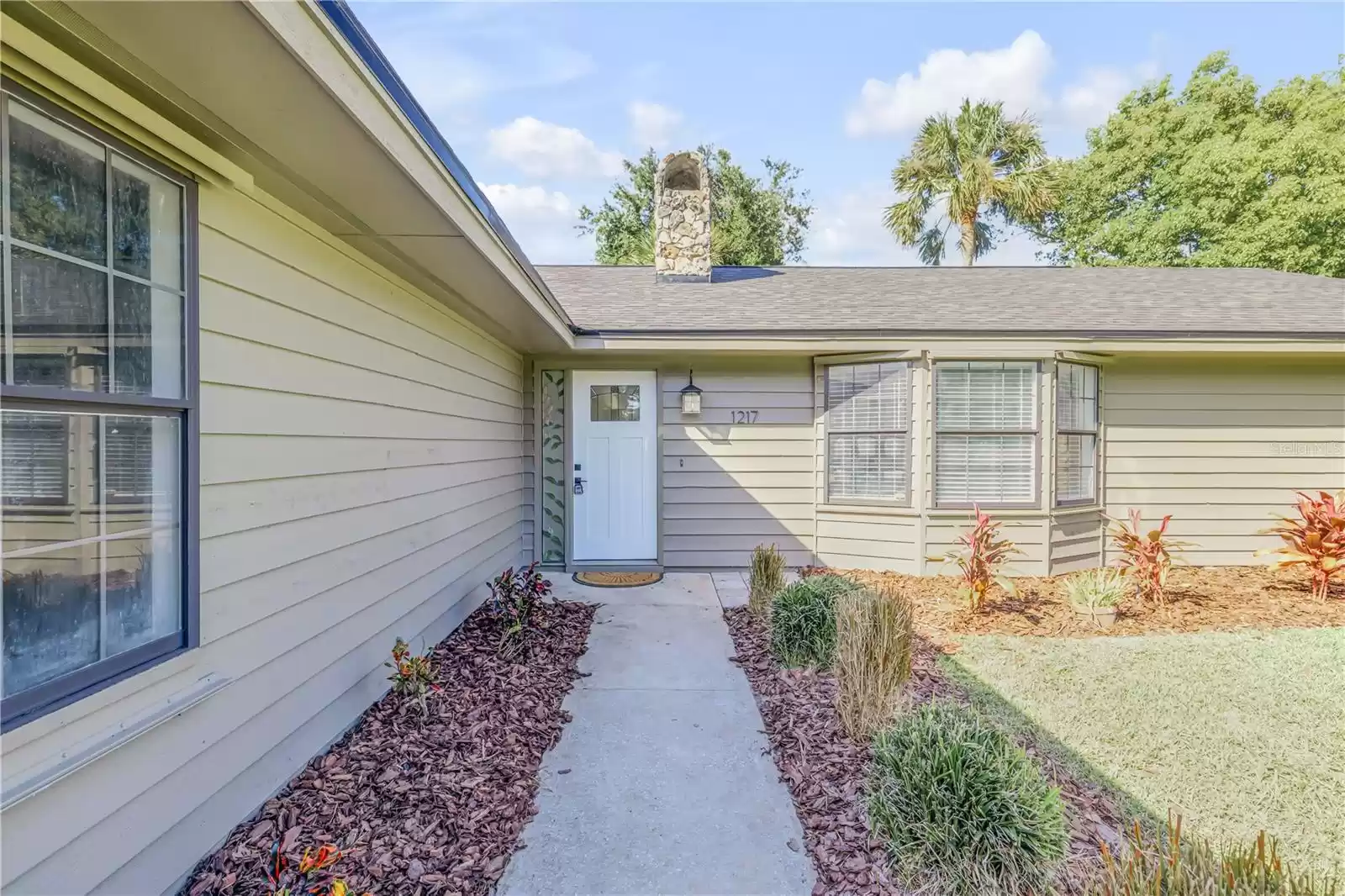 1217 WAYNE AVENUE, NEW SMYRNA BEACH, Florida 32168, 3 Bedrooms Bedrooms, ,2 BathroomsBathrooms,Residential,For Sale,WAYNE,MFRNS1082730