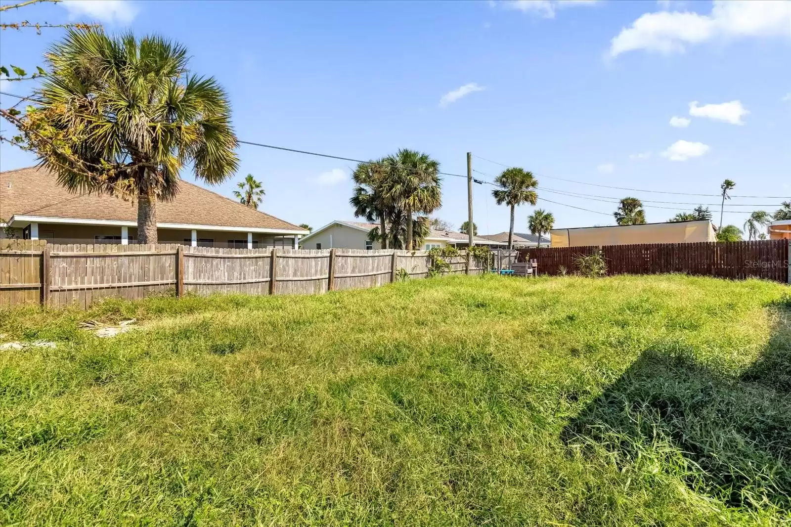 23 DOLPHIN AVENUE, ORMOND BEACH, Florida 32176, 2 Bedrooms Bedrooms, ,1 BathroomBathrooms,Residential,For Sale,DOLPHIN,MFRO6248519