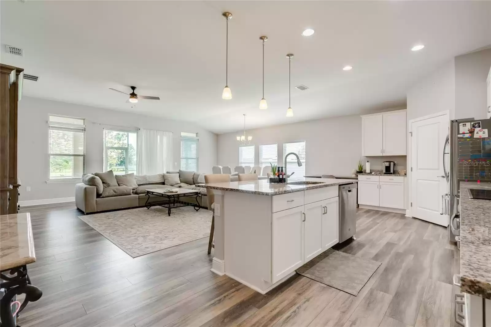 Large and Spacious Kitchen