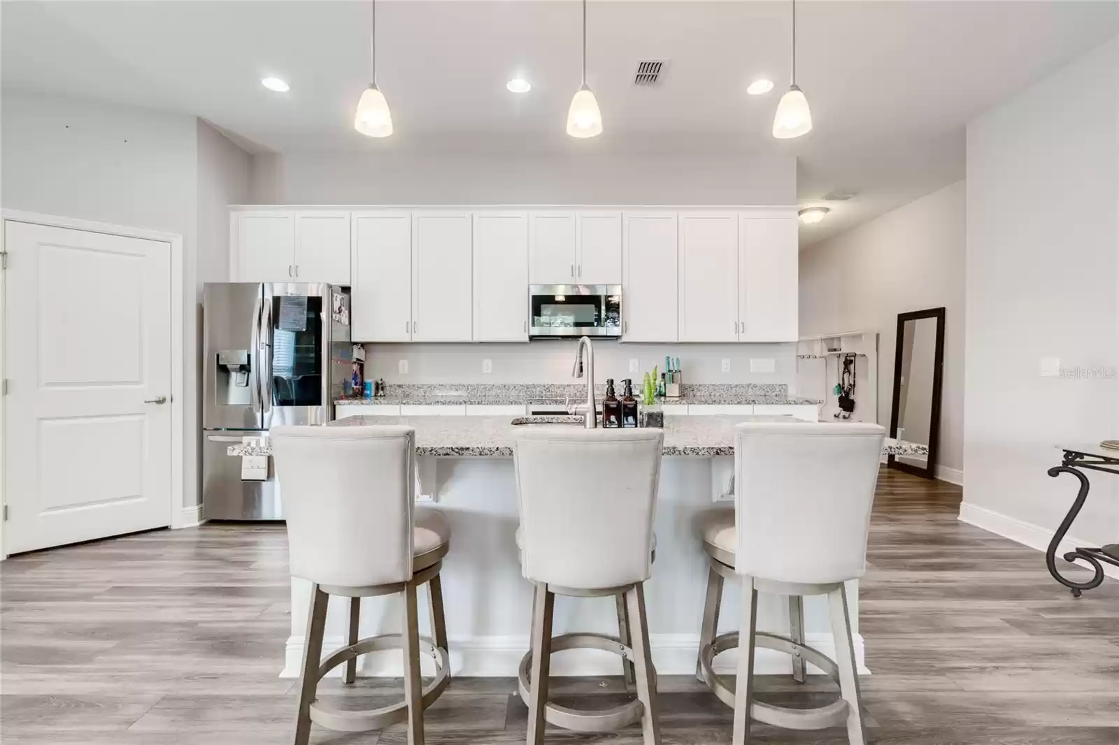 Large and Spacious Kitchen