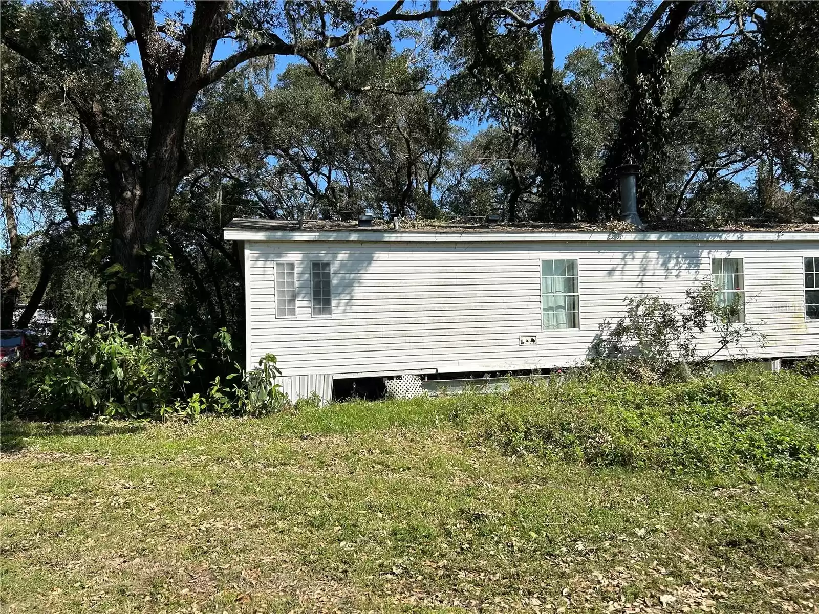 10655 2ND ST, THONOTOSASSA, Florida 33592, 4 Bedrooms Bedrooms, ,2 BathroomsBathrooms,Residential,For Sale,2ND ST,MFRTB8311936