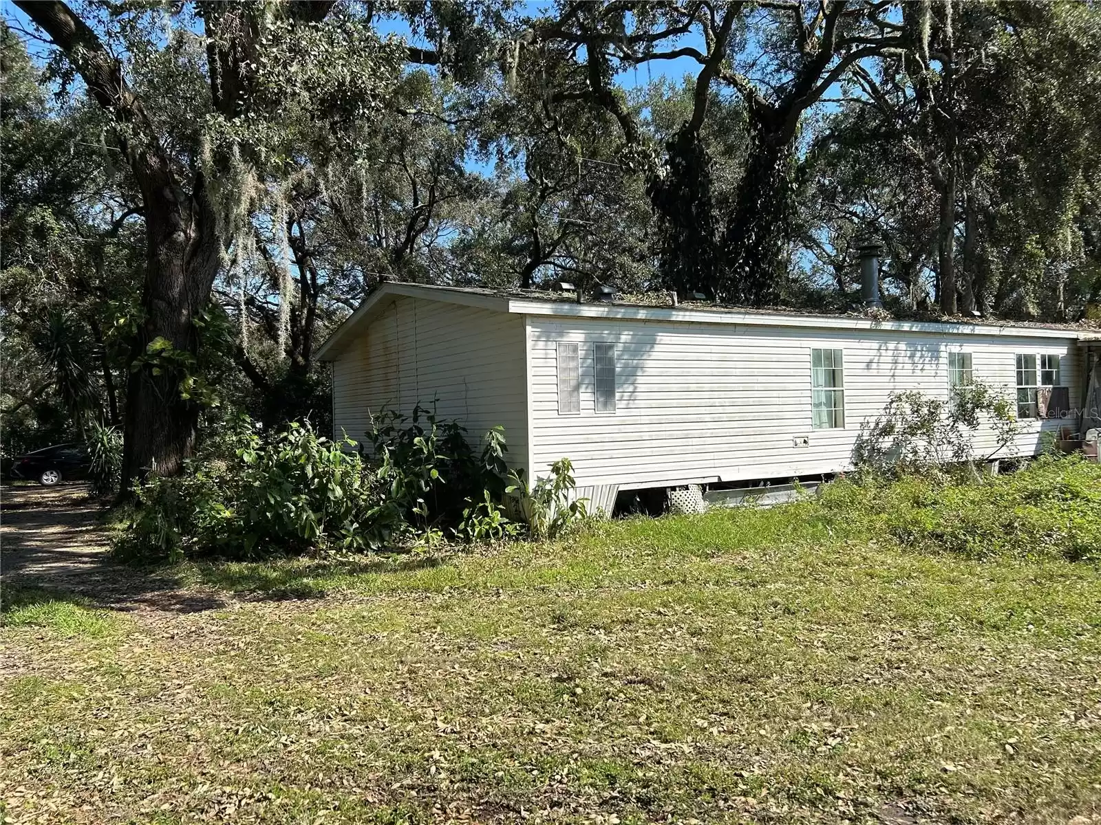 10655 2ND ST, THONOTOSASSA, Florida 33592, 4 Bedrooms Bedrooms, ,2 BathroomsBathrooms,Residential,For Sale,2ND ST,MFRTB8311936