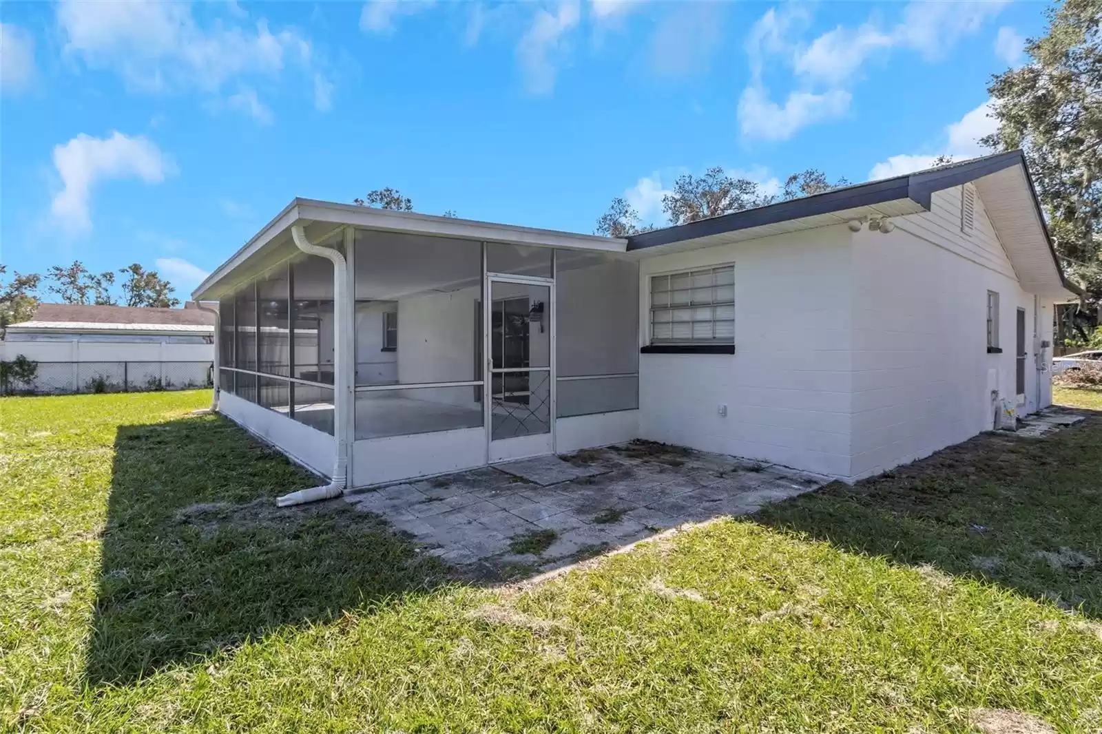 402 EUNICE DRIVE, PLANT CITY, Florida 33563, 4 Bedrooms Bedrooms, ,2 BathroomsBathrooms,Residential,For Sale,EUNICE,MFRO6250540