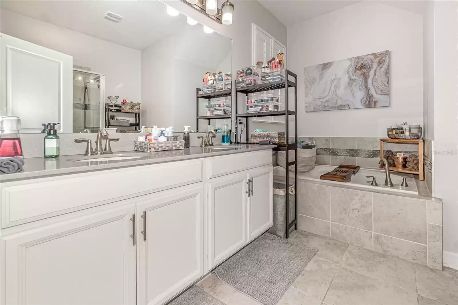 Master Bath-1st Floor-Garden Tub