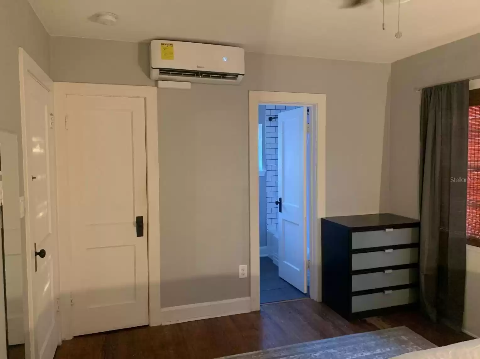 Apt bedroom/mini-split ac