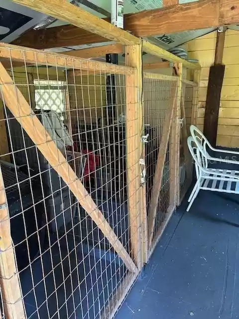 2 dog pens in shed