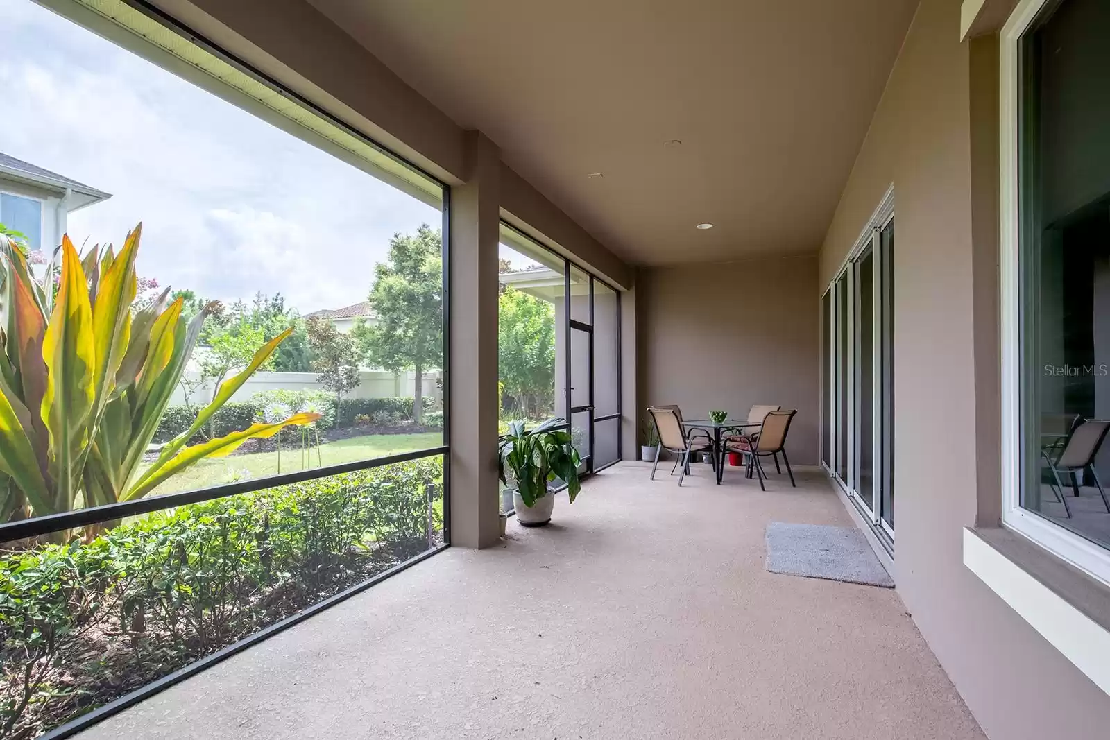 Spacious Screened Lanai