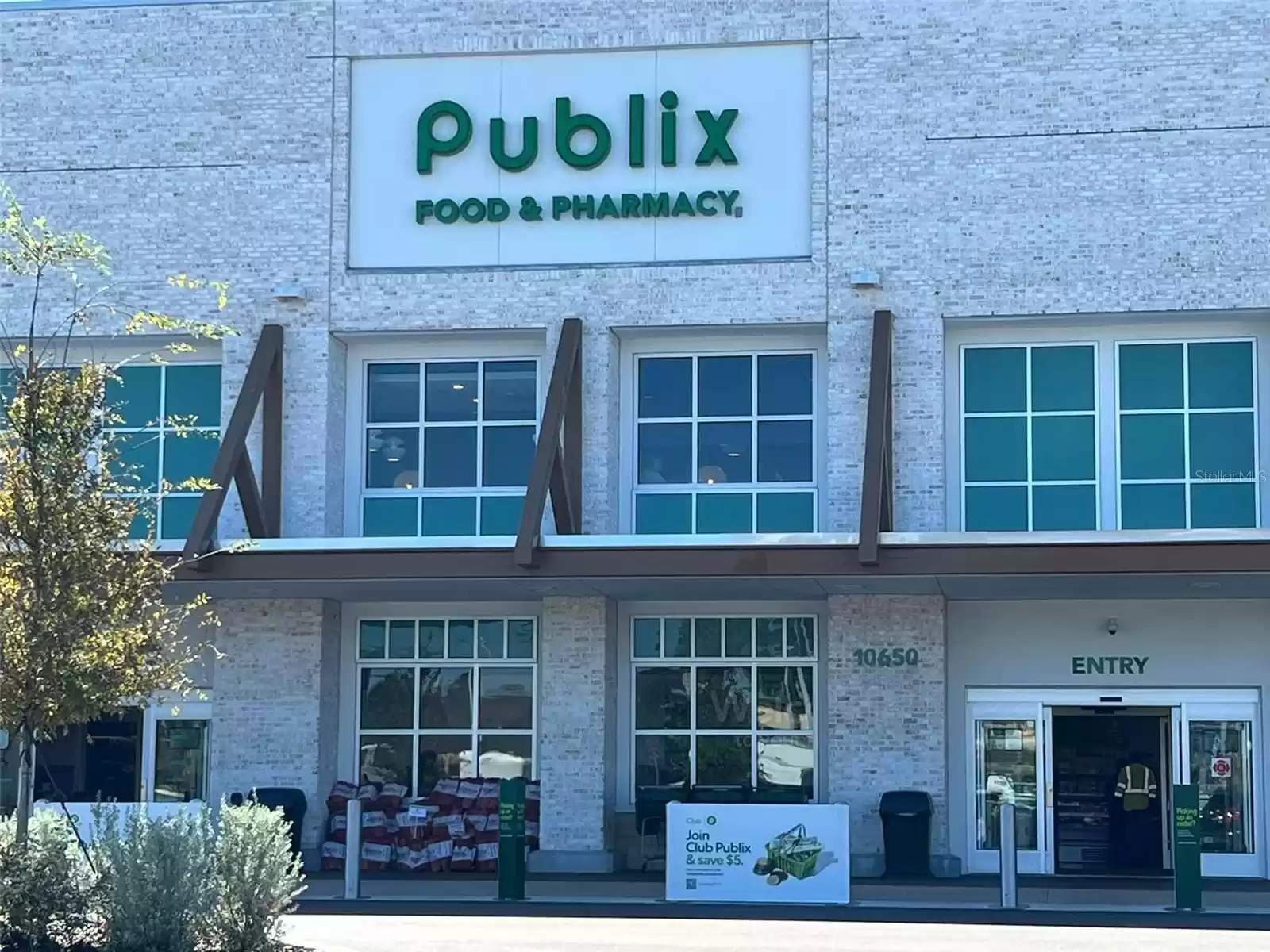 New Publix at edge og Waterleigh