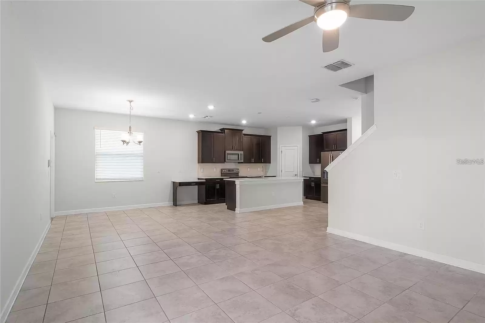 9124 CUT SHOT DRIVE, WINTER GARDEN, Florida 34787, 5 Bedrooms Bedrooms, ,3 BathroomsBathrooms,Residential Lease,For Rent,CUT SHOT,MFRO6249340