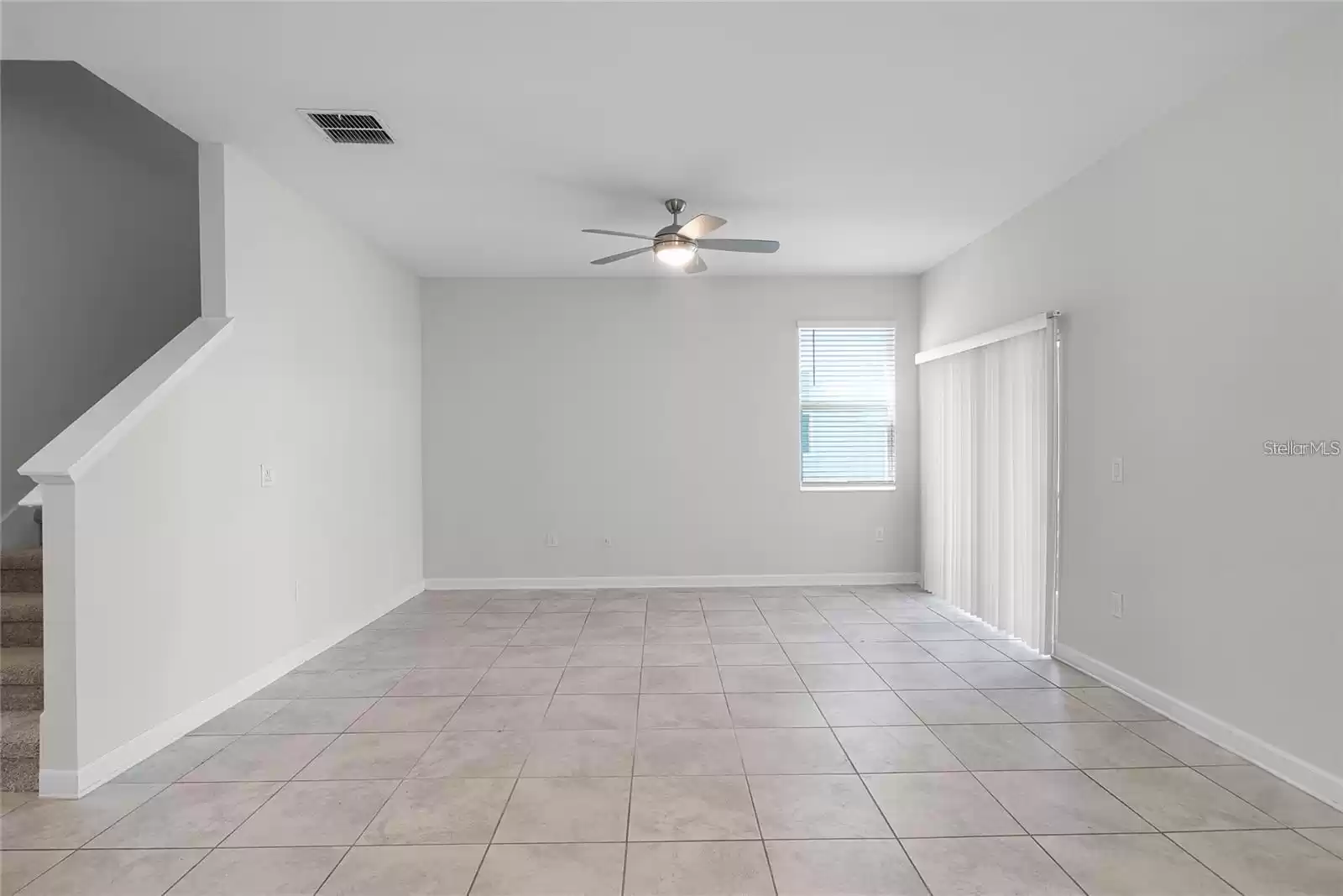 9124 CUT SHOT DRIVE, WINTER GARDEN, Florida 34787, 5 Bedrooms Bedrooms, ,3 BathroomsBathrooms,Residential Lease,For Rent,CUT SHOT,MFRO6249340