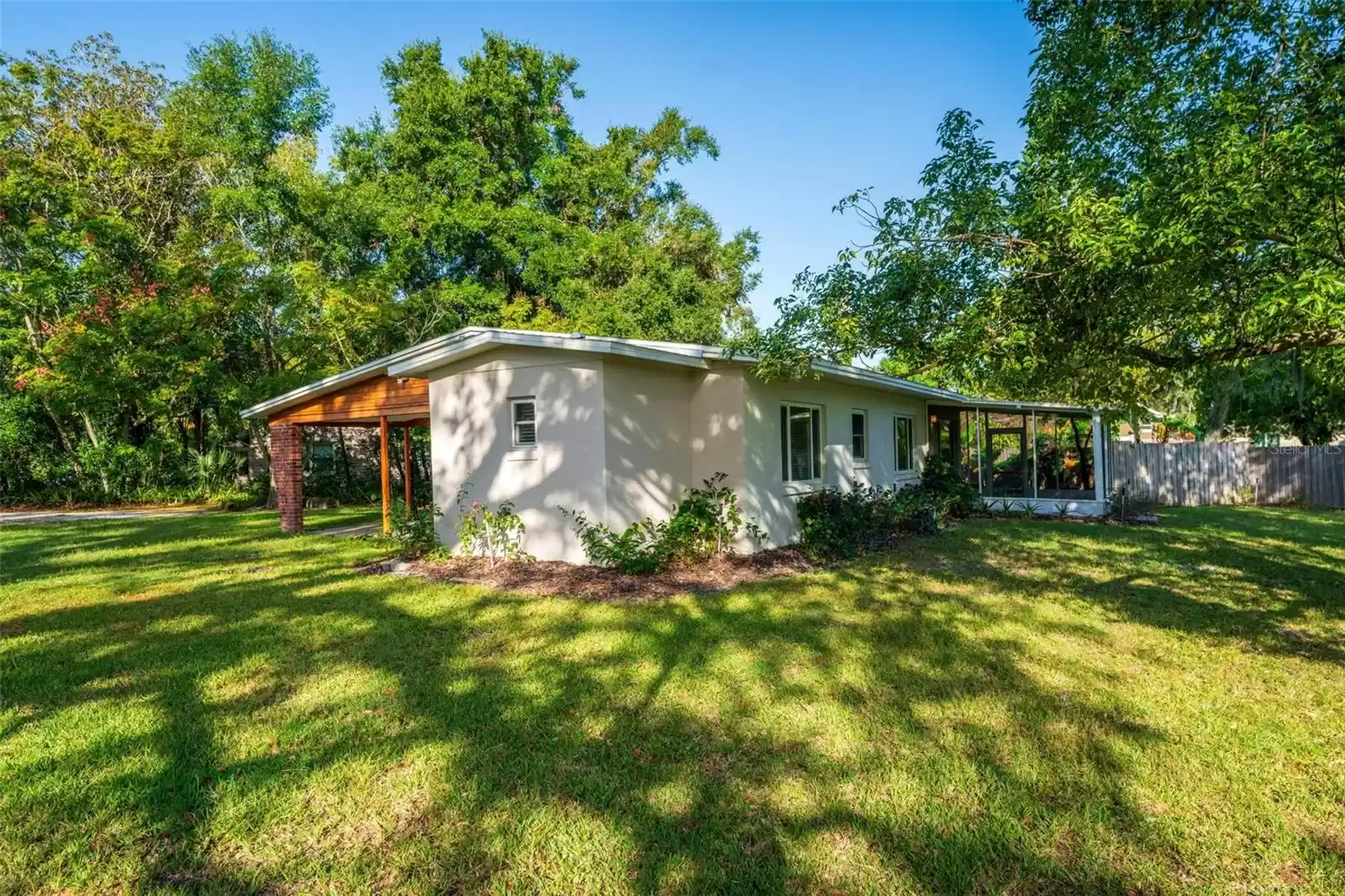 815 MAGNOLIA DRIVE, ALTAMONTE SPRINGS, Florida 32701, 3 Bedrooms Bedrooms, ,2 BathroomsBathrooms,Residential,For Sale,MAGNOLIA,MFRS5114050