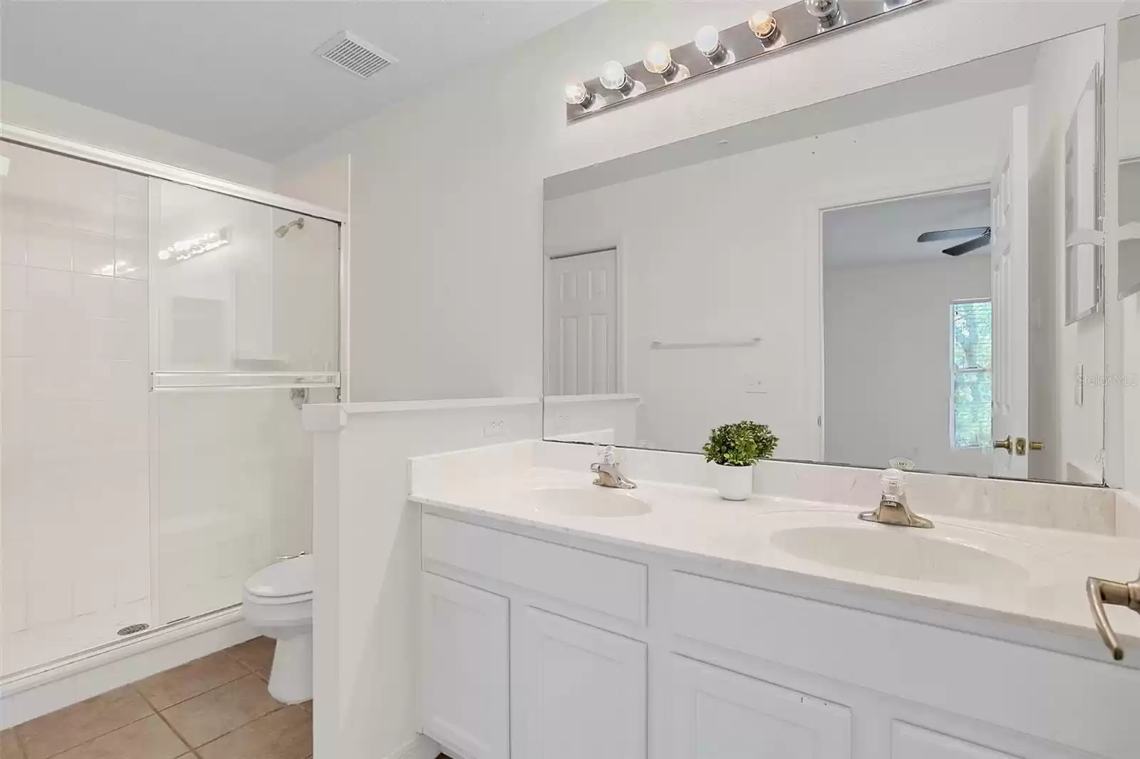 221 STERLING SPRINGS LANE, ALTAMONTE SPRINGS, Florida 32714, 2 Bedrooms Bedrooms, ,2 BathroomsBathrooms,Residential,For Sale,STERLING SPRINGS,MFRO6246250