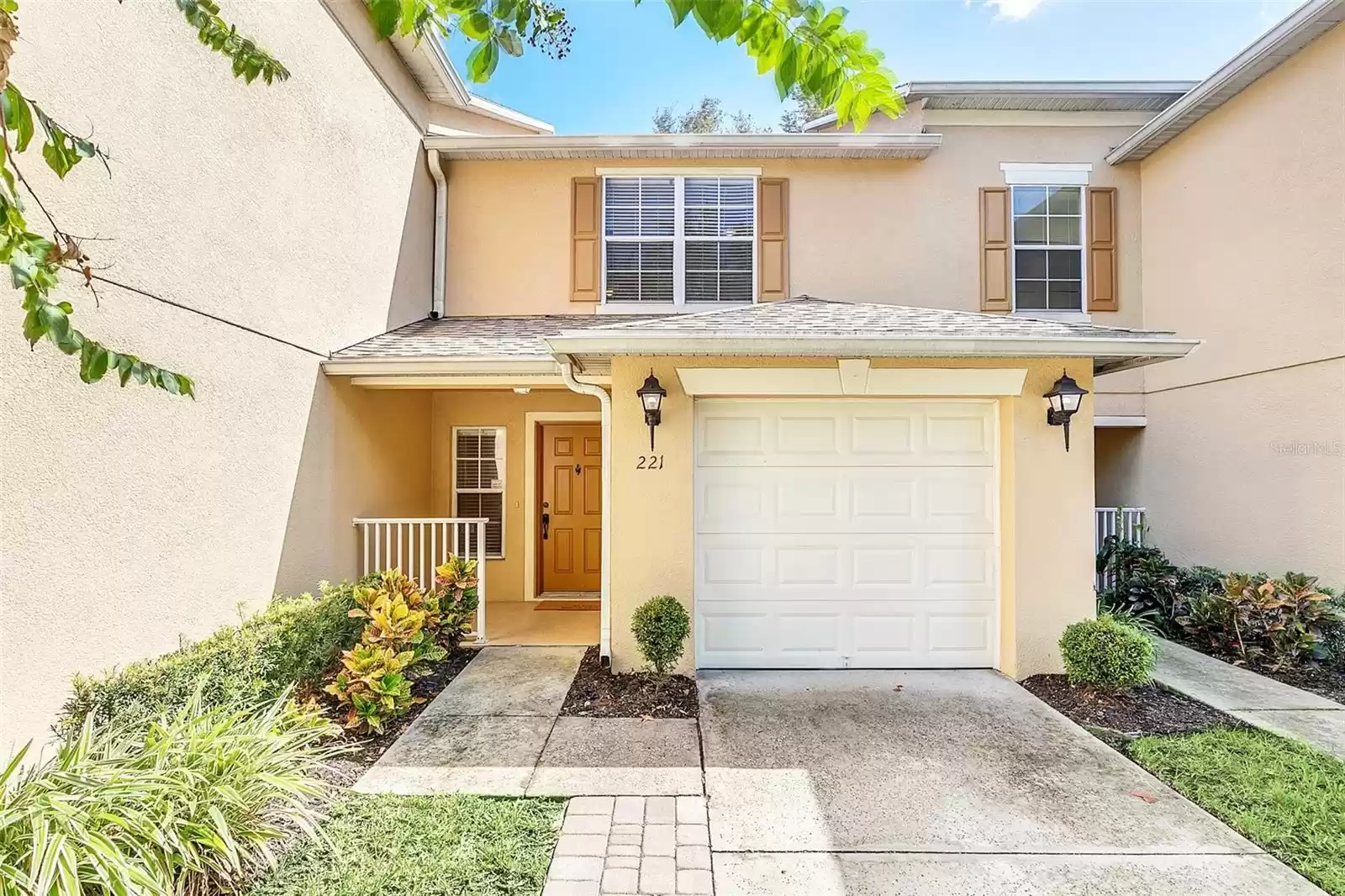 221 STERLING SPRINGS LANE, ALTAMONTE SPRINGS, Florida 32714, 2 Bedrooms Bedrooms, ,2 BathroomsBathrooms,Residential,For Sale,STERLING SPRINGS,MFRO6246250