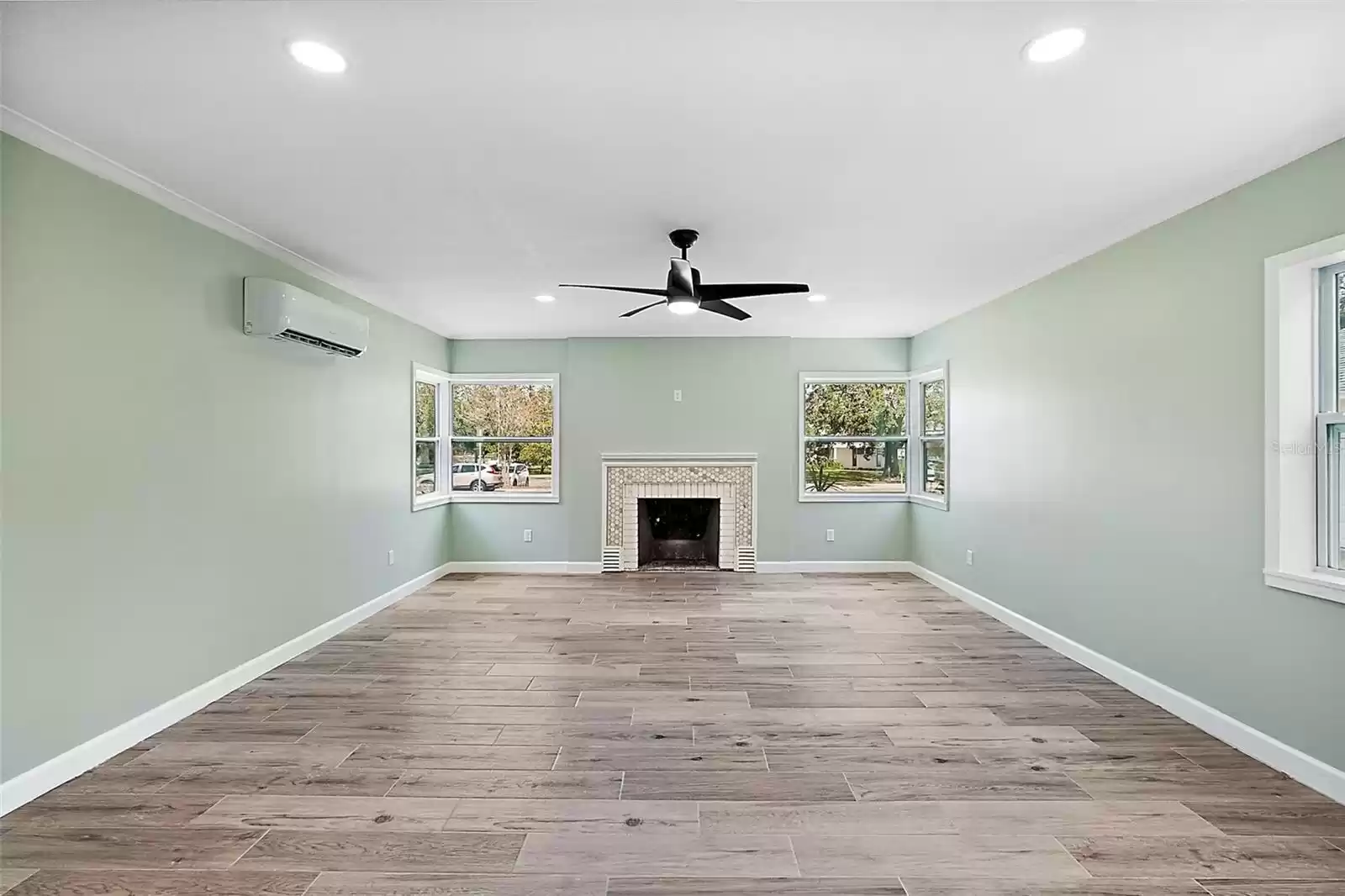 Living Room, open floorplan Kitchen