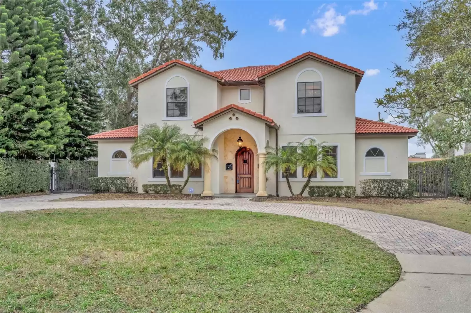 1710 OAKHURST AVENUE, WINTER PARK, Florida 32789, 4 Bedrooms Bedrooms, ,4 BathroomsBathrooms,Residential Lease,For Rent,OAKHURST,MFRO6251735