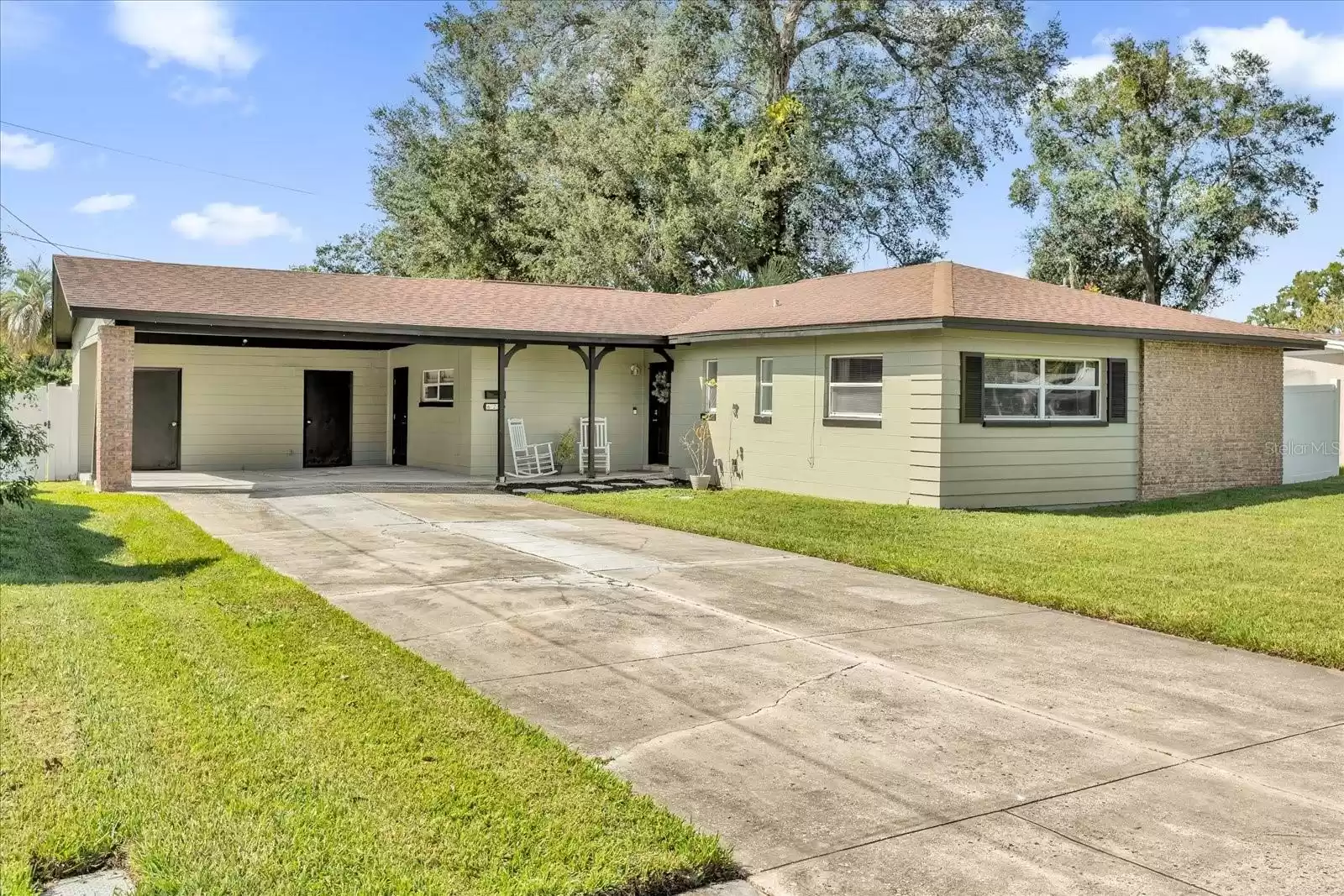 620 POWELL DRIVE, ALTAMONTE SPRINGS, Florida 32701, 3 Bedrooms Bedrooms, ,2 BathroomsBathrooms,Residential,For Sale,POWELL,MFRO6251590