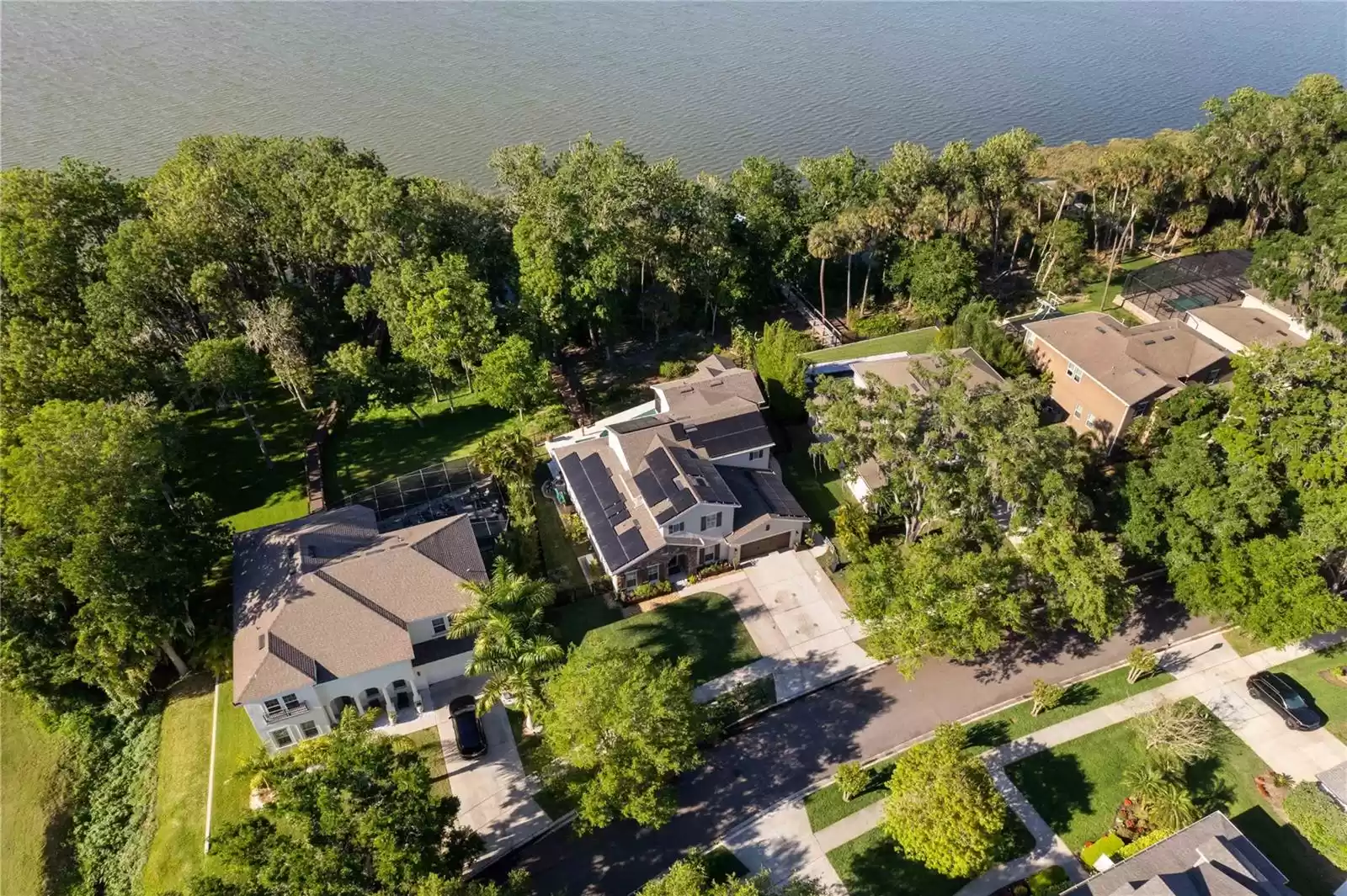 557 LAKE COVE POINTE CIR, WINTER GARDEN, Florida 34787, 5 Bedrooms Bedrooms, ,4 BathroomsBathrooms,Residential,For Sale,LAKE COVE POINTE CIR,MFRO6252812