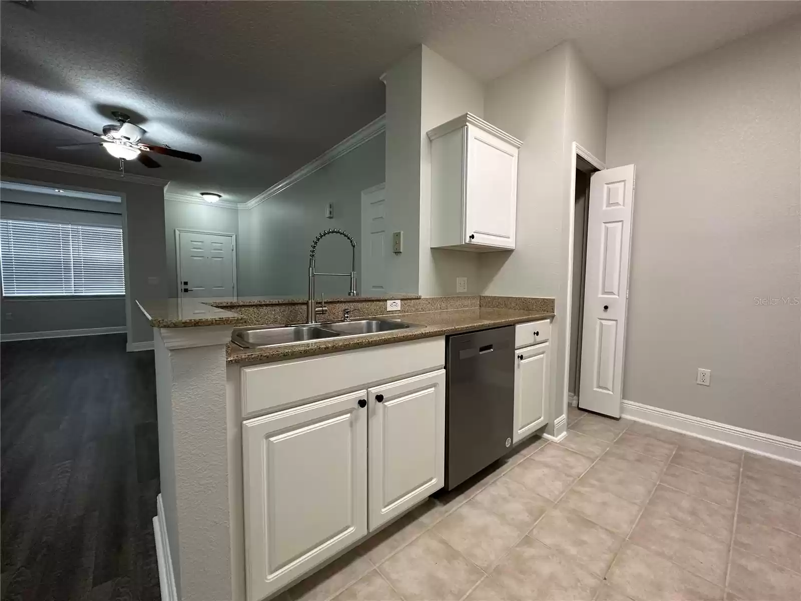 430 SOUTHERN PECAN CIRCLE, WINTER GARDEN, Florida 34787, 1 Bedroom Bedrooms, ,1 BathroomBathrooms,Residential Lease,For Rent,SOUTHERN PECAN,MFRO6251580