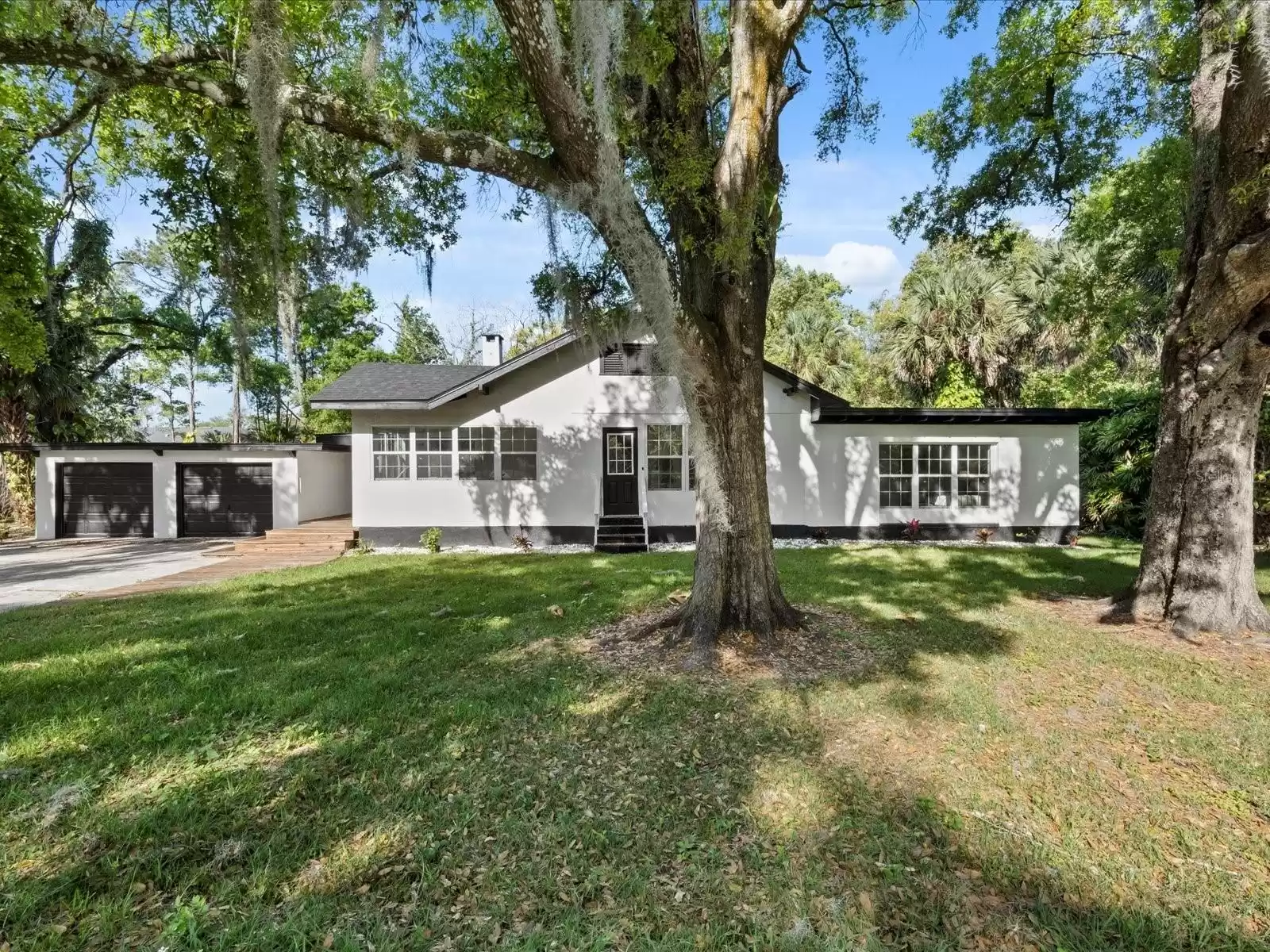 650 MAIN STREET, ALTAMONTE SPRINGS, Florida 32701, 4 Bedrooms Bedrooms, ,3 BathroomsBathrooms,Residential,For Sale,MAIN,MFRO6186025