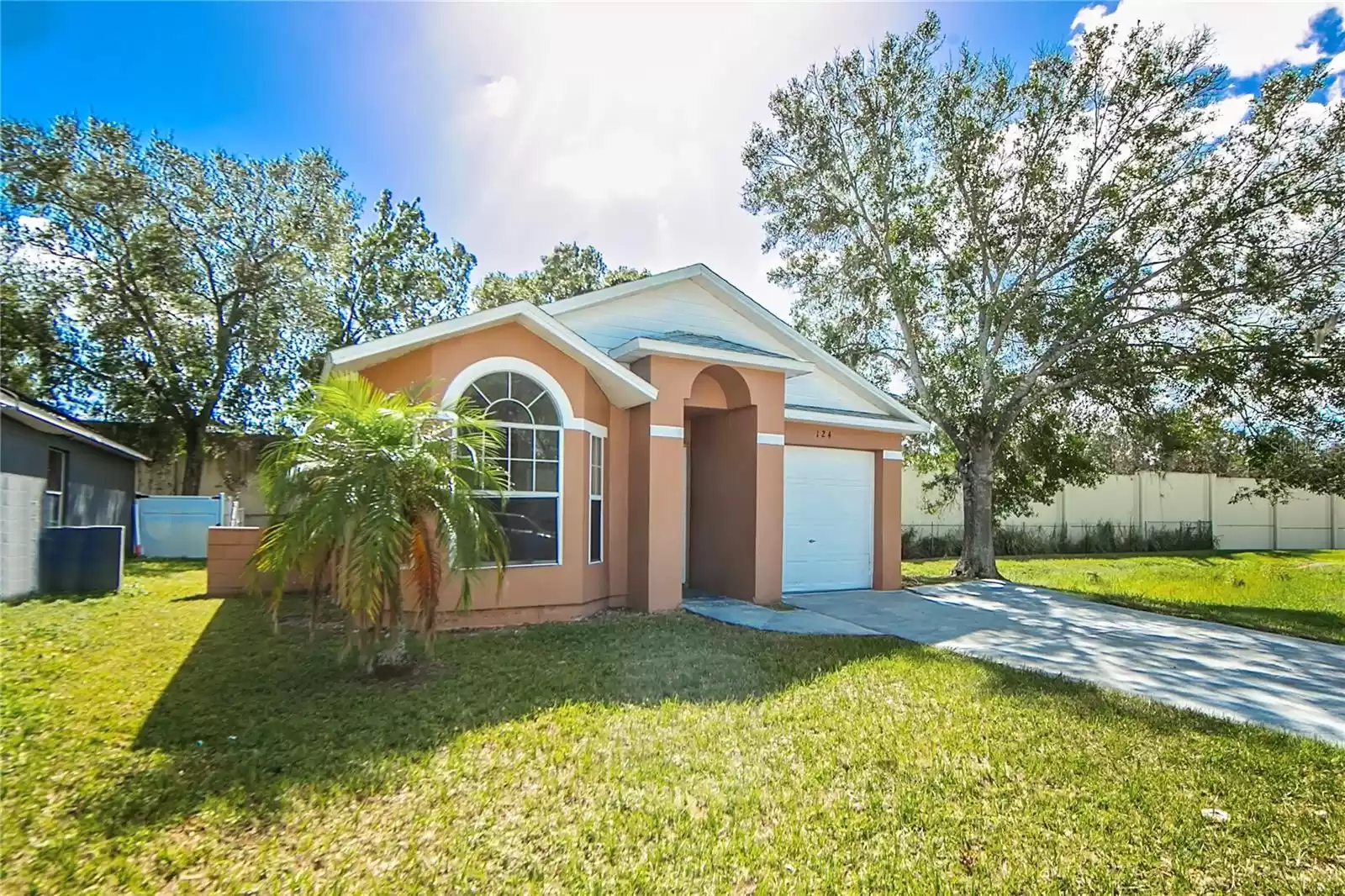 124 HARTSDALE DRIVE, WINTER GARDEN, Florida 34787, 3 Bedrooms Bedrooms, ,2 BathroomsBathrooms,Residential,For Sale,HARTSDALE,MFRO6251885