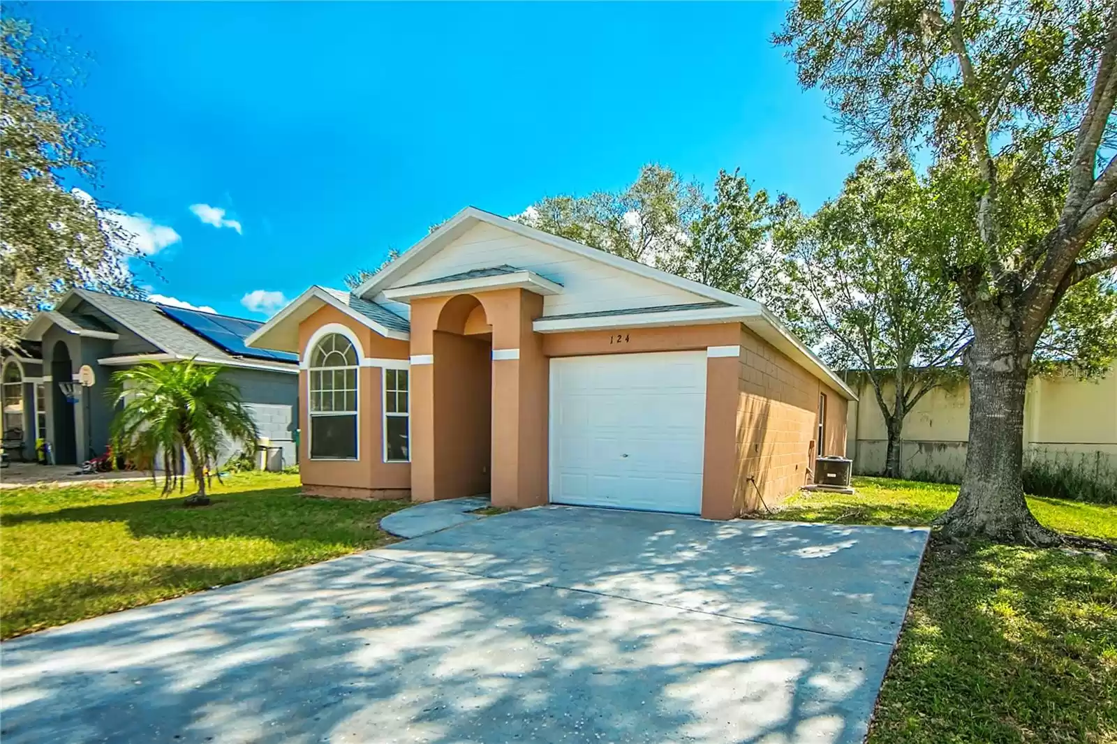 124 HARTSDALE DRIVE, WINTER GARDEN, Florida 34787, 3 Bedrooms Bedrooms, ,2 BathroomsBathrooms,Residential,For Sale,HARTSDALE,MFRO6251885