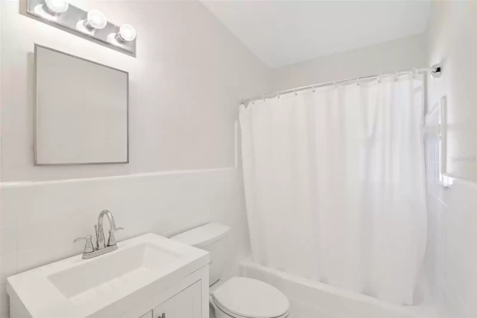 2nd Full Bathroom