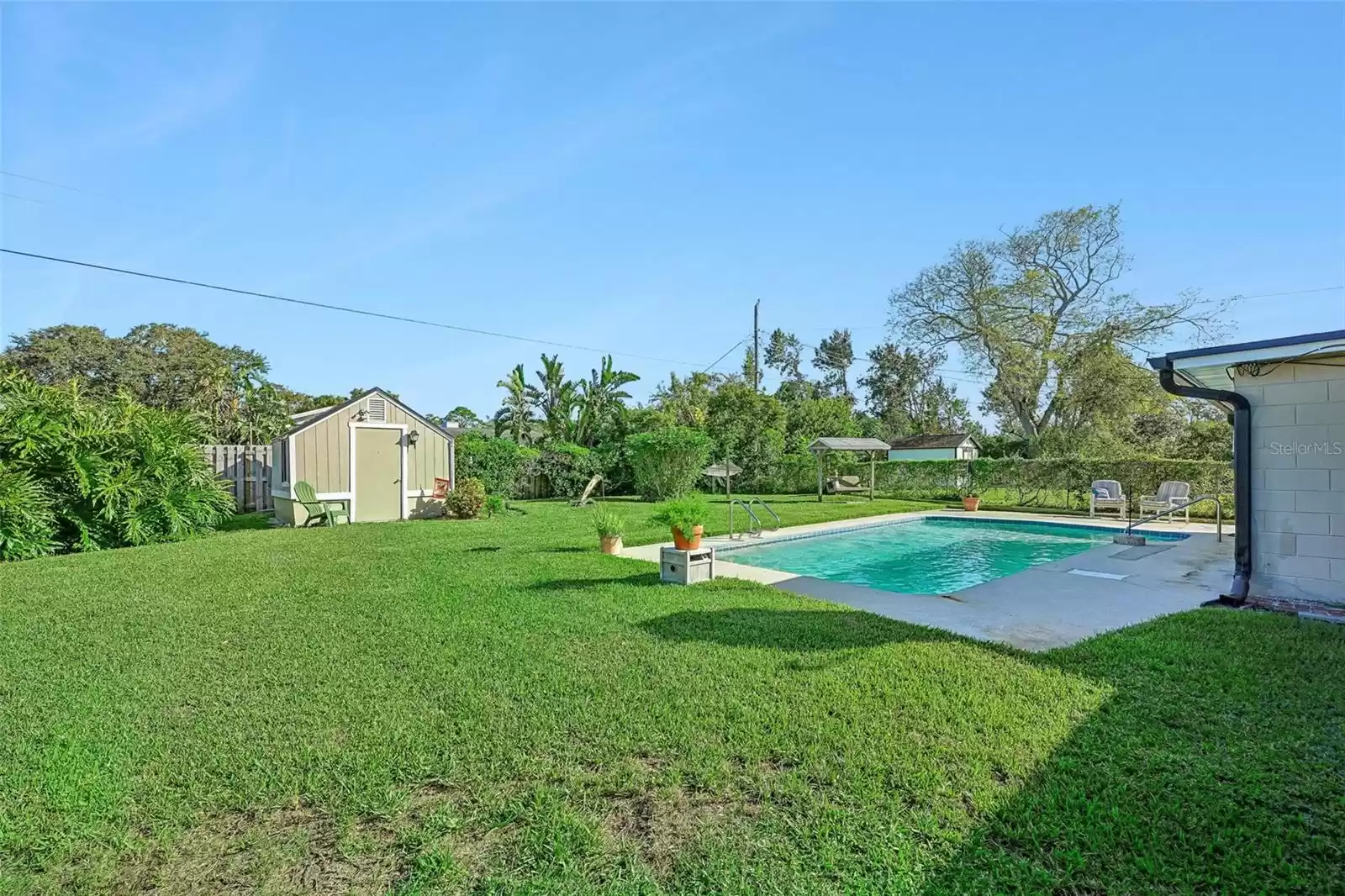 HUGE & beautiful backyard