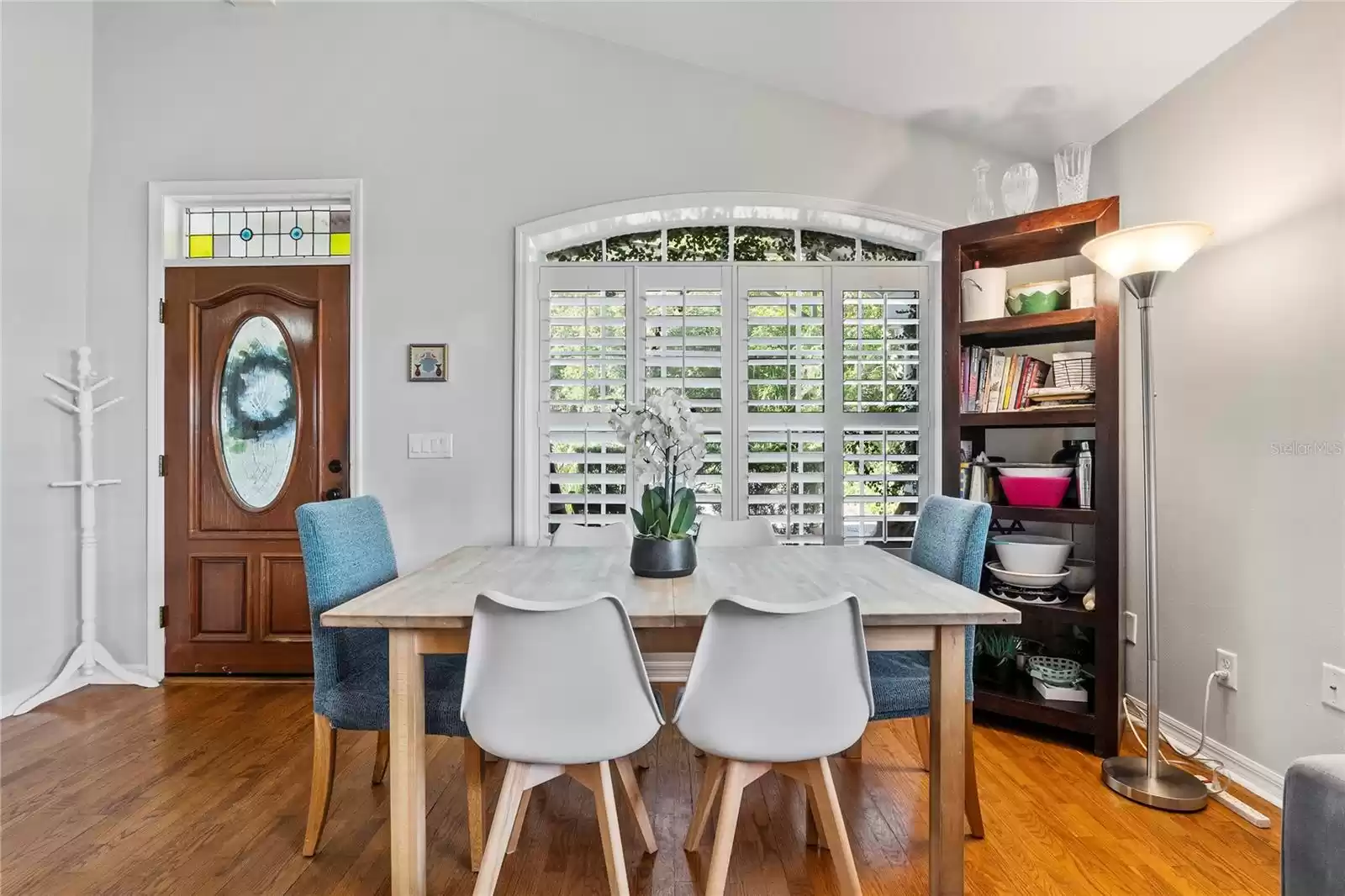 dining area but can me near kitchen, too