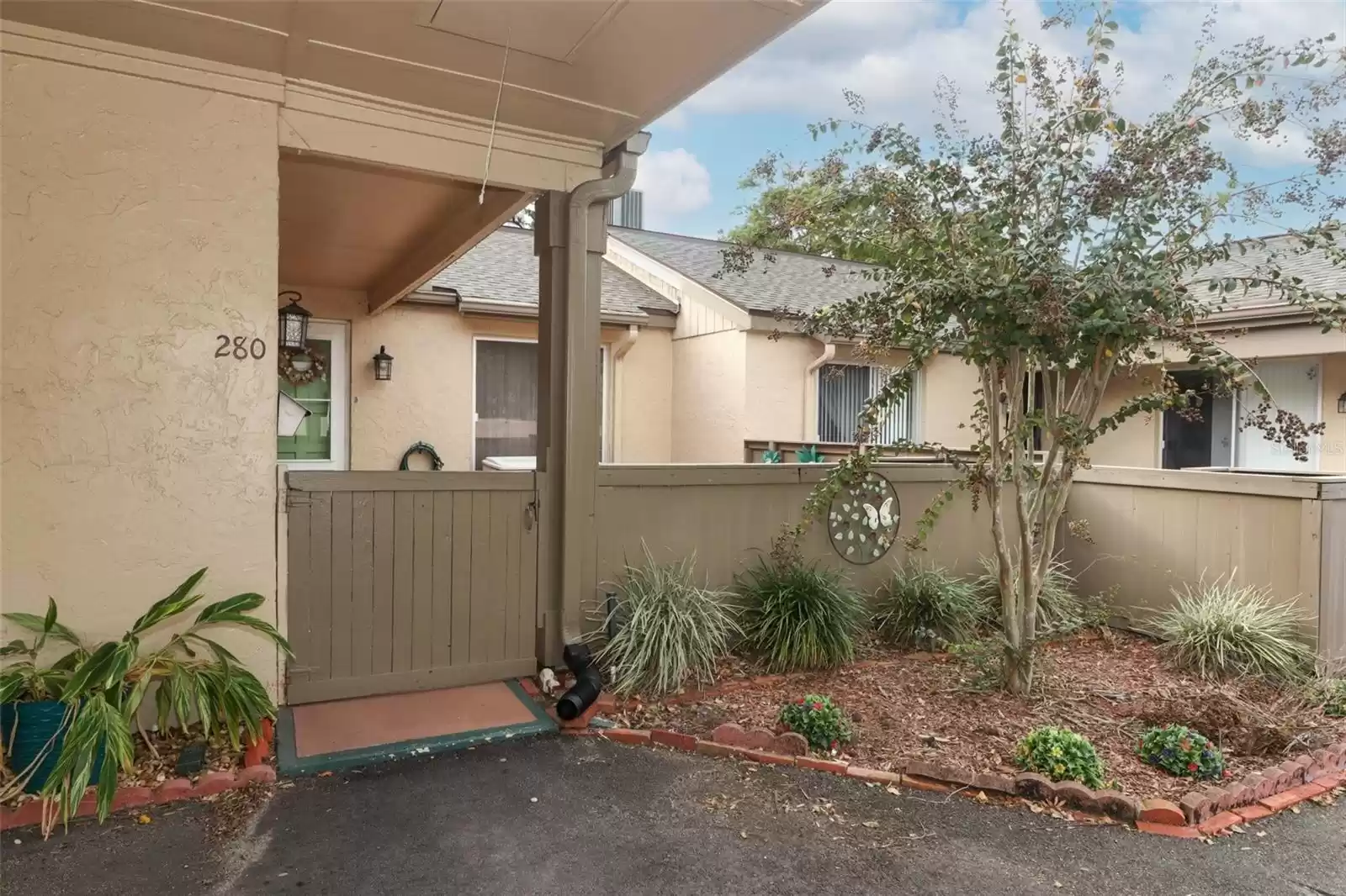 280 WINDMEADOWS STREET, ALTAMONTE SPRINGS, Florida 32701, 2 Bedrooms Bedrooms, ,2 BathroomsBathrooms,Residential,For Sale,WINDMEADOWS,MFRO6253778