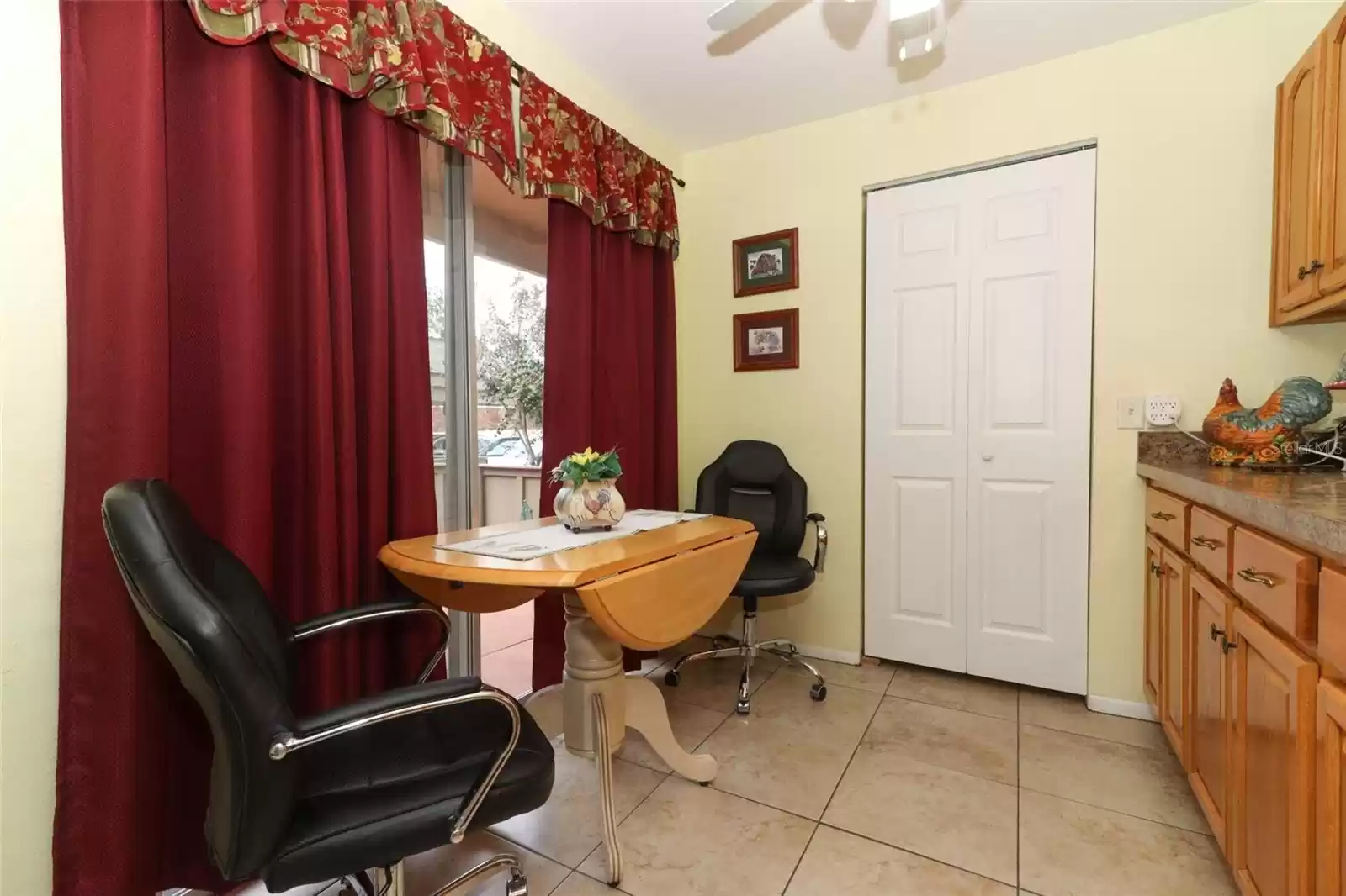 280 WINDMEADOWS STREET, ALTAMONTE SPRINGS, Florida 32701, 2 Bedrooms Bedrooms, ,2 BathroomsBathrooms,Residential,For Sale,WINDMEADOWS,MFRO6253778