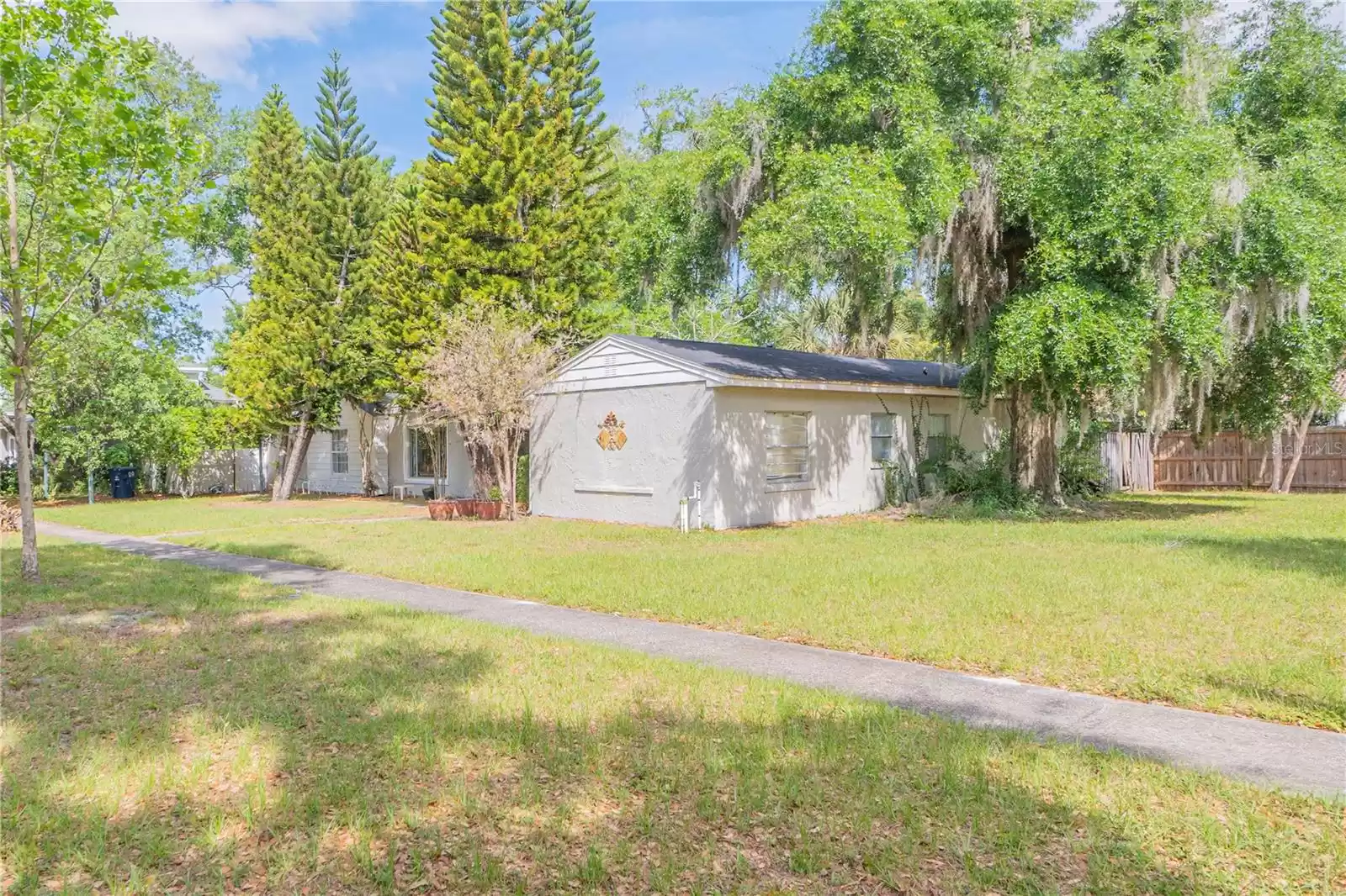 251 DANA WAY, WINTER PARK, Florida 32789, 4 Bedrooms Bedrooms, ,3 BathroomsBathrooms,Residential,For Sale,DANA,MFRV4935671