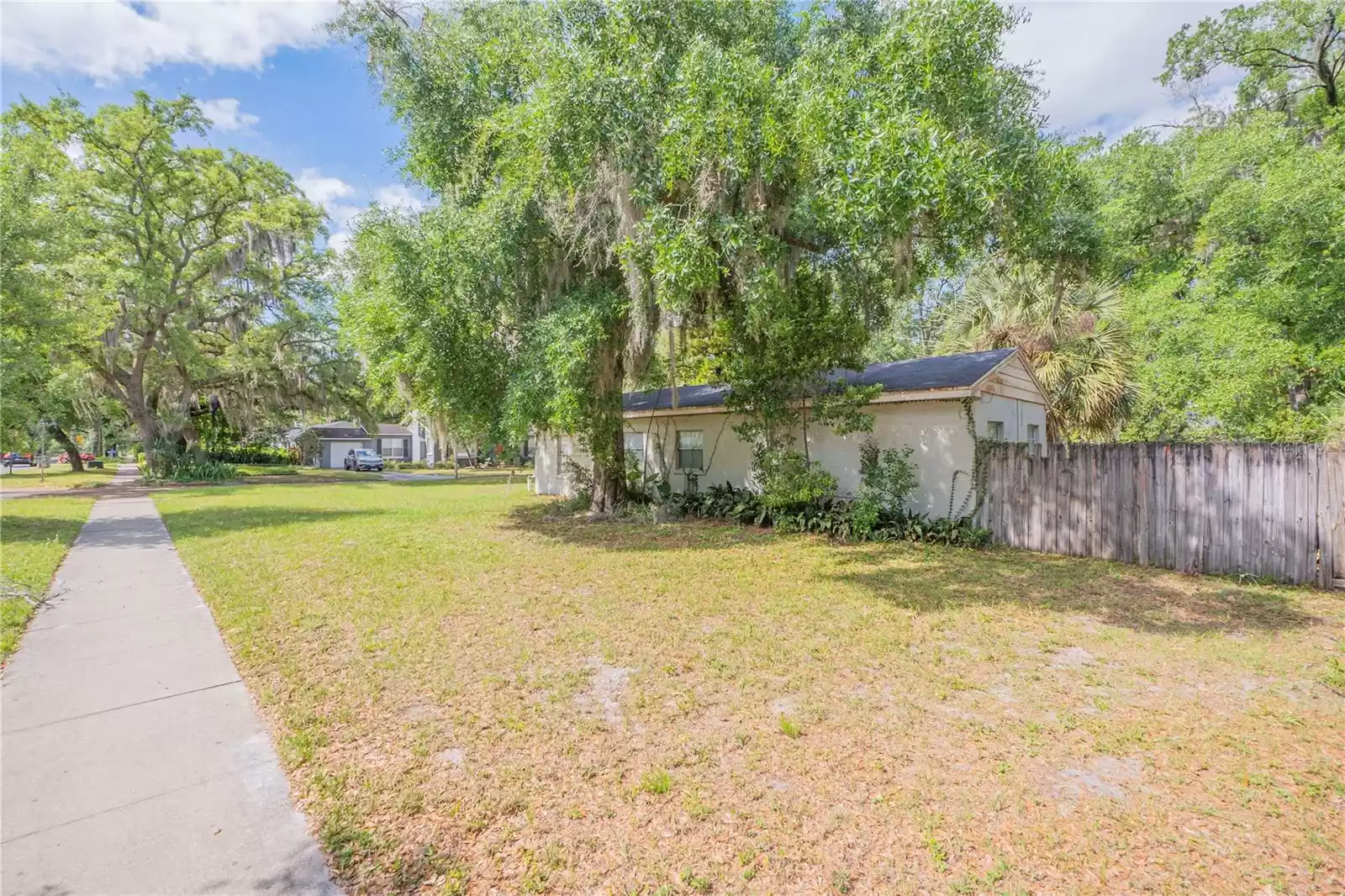 251 DANA WAY, WINTER PARK, Florida 32789, 4 Bedrooms Bedrooms, ,3 BathroomsBathrooms,Residential,For Sale,DANA,MFRV4935671