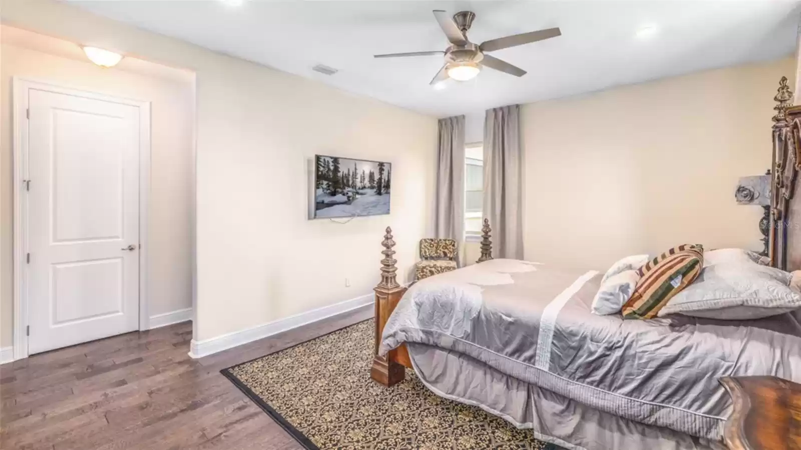 2nd Floor Bedroom 3 - ensuite with walk in closet