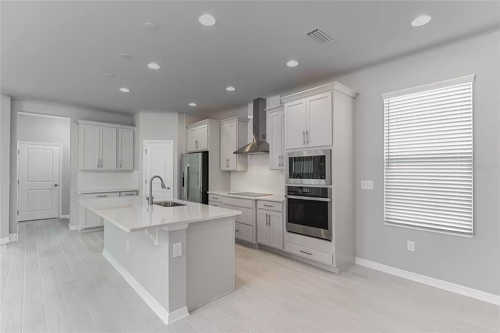 gorgeous, spectacular, awesome kitchen!