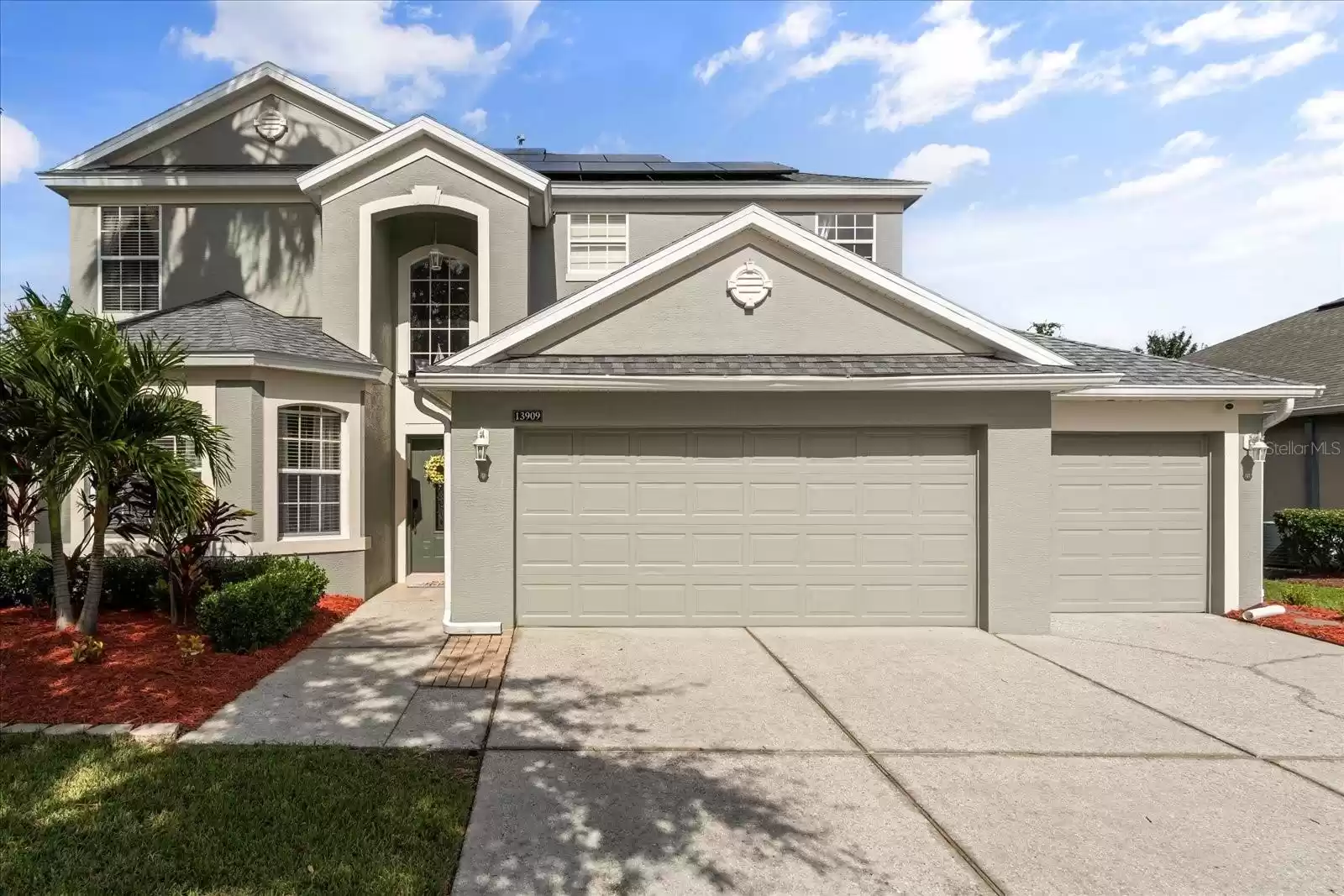 13909 EYLEWOOD DRIVE, WINTER GARDEN, Florida 34787, 5 Bedrooms Bedrooms, ,3 BathroomsBathrooms,Residential,For Sale,EYLEWOOD,MFRO6252660