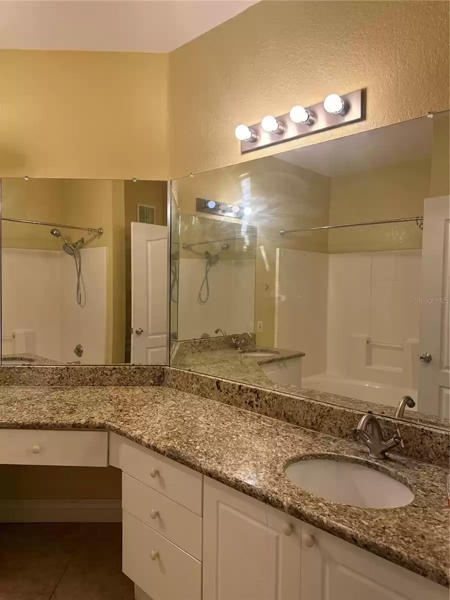 2724 VIA MURANO, CLEARWATER, Florida 33764, 2 Bedrooms Bedrooms, ,2 BathroomsBathrooms,Residential Lease,For Rent,VIA MURANO,MFRTB8316832