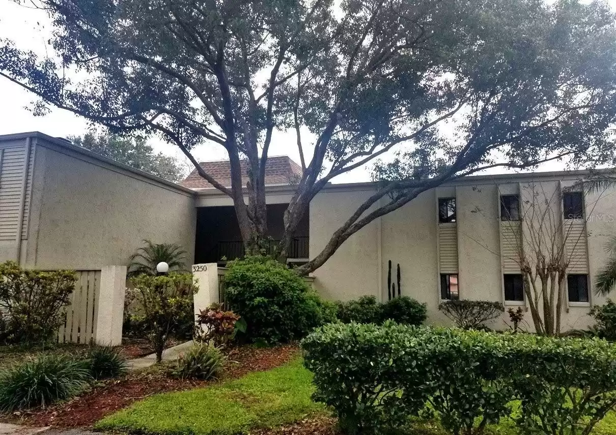 3250 SEMORAN BOULEVARD, ORLANDO, Florida 32822, 1 Bedroom Bedrooms, ,1 BathroomBathrooms,Residential Lease,For Rent,SEMORAN,MFRO6254092