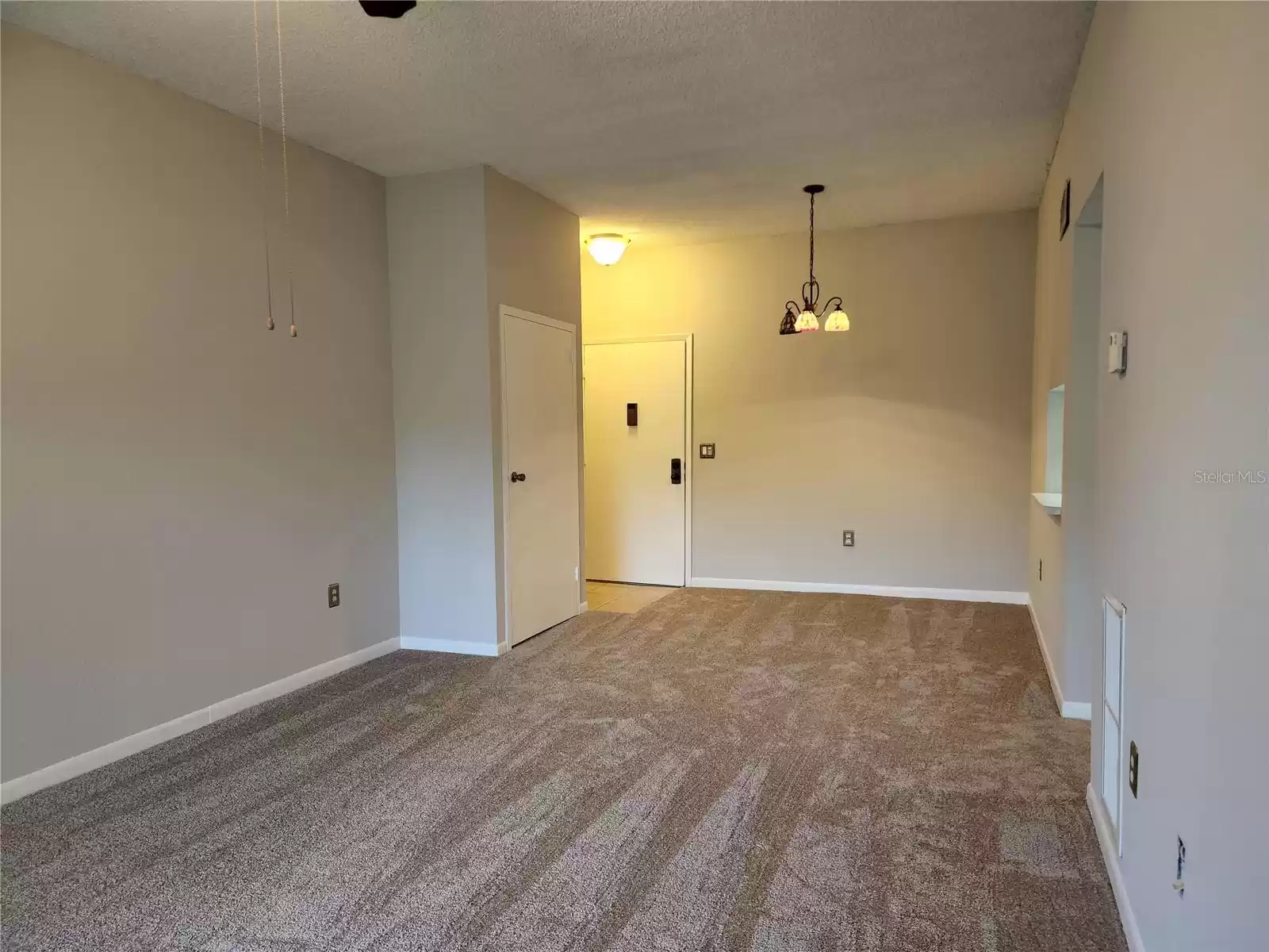 3250 SEMORAN BOULEVARD, ORLANDO, Florida 32822, 1 Bedroom Bedrooms, ,1 BathroomBathrooms,Residential Lease,For Rent,SEMORAN,MFRO6254092