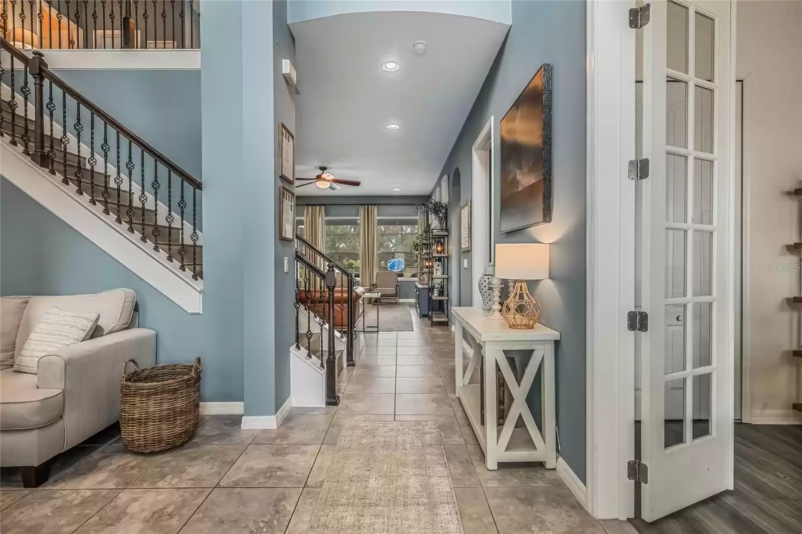 Entry/Foyer