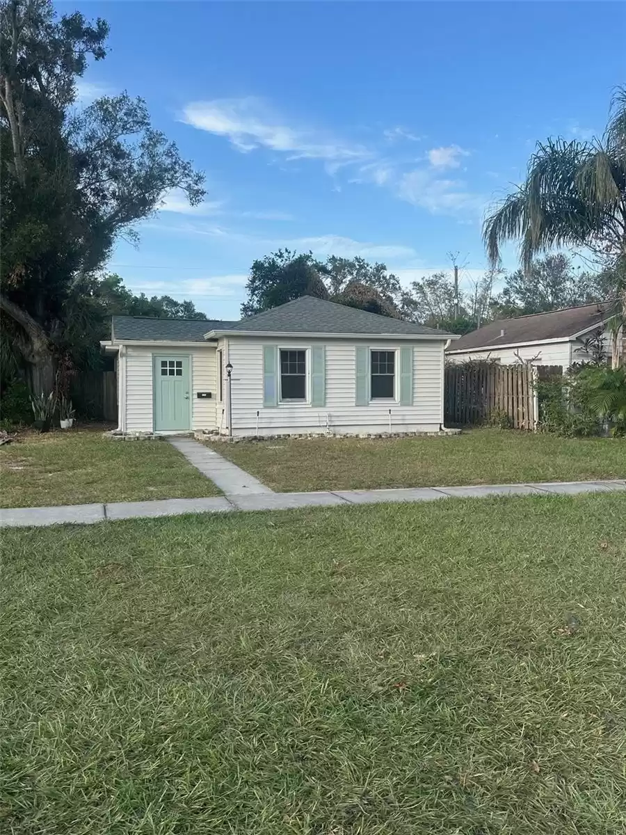 4353 6TH AVENUE, SAINT PETERSBURG, Florida 33713, 2 Bedrooms Bedrooms, ,1 BathroomBathrooms,Residential Lease,For Rent,6TH,MFRTB8317027