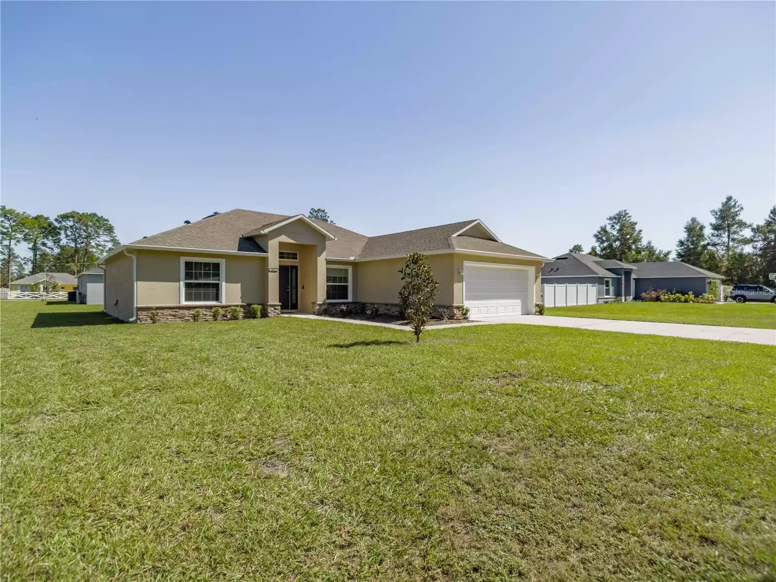 40616 FIRST AVENUE, UMATILLA, Florida 32784, 4 Bedrooms Bedrooms, ,2 BathroomsBathrooms,Residential Lease,For Rent,FIRST,MFRO6254040