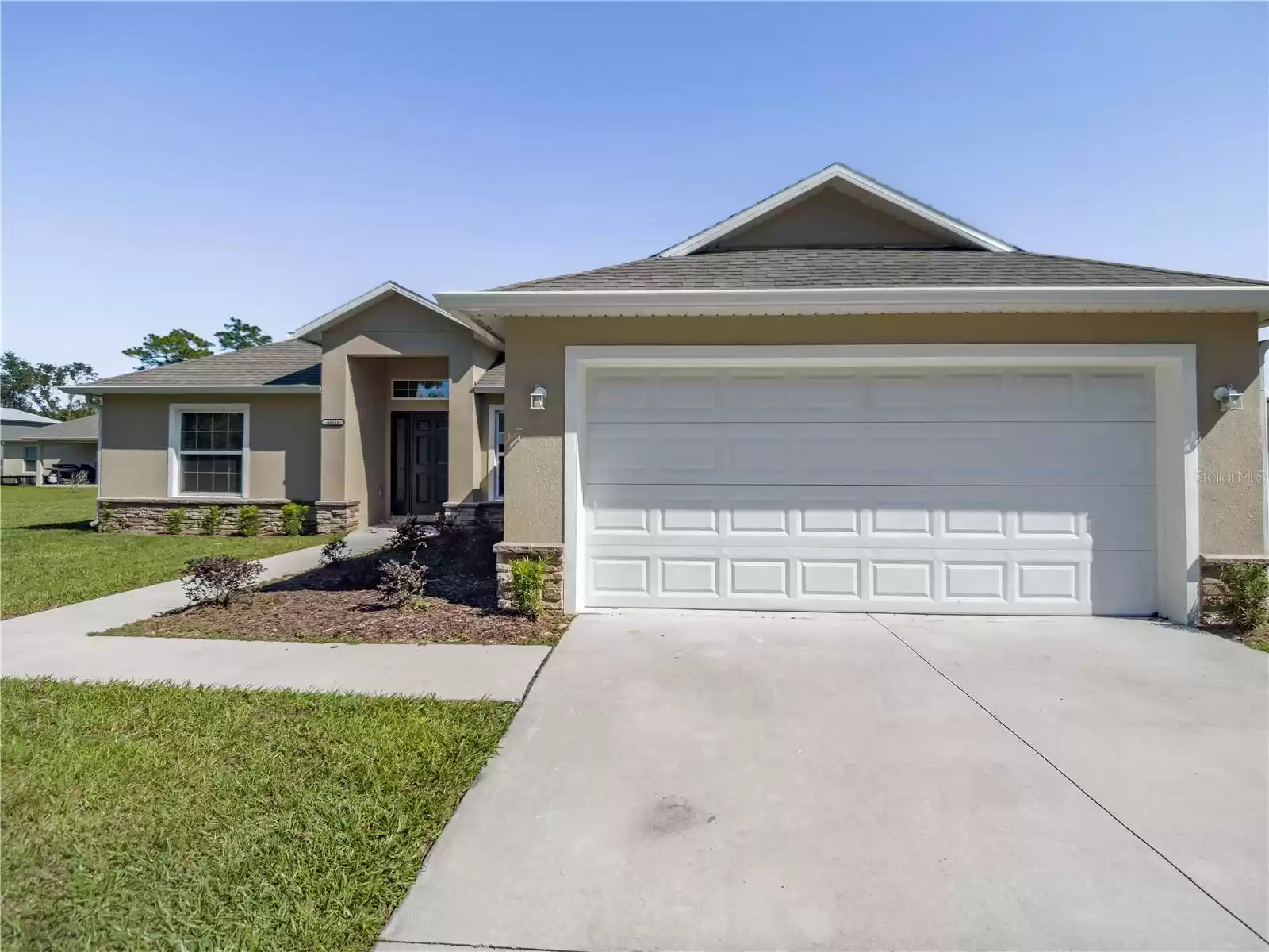 40616 FIRST AVENUE, UMATILLA, Florida 32784, 4 Bedrooms Bedrooms, ,2 BathroomsBathrooms,Residential Lease,For Rent,FIRST,MFRO6254040