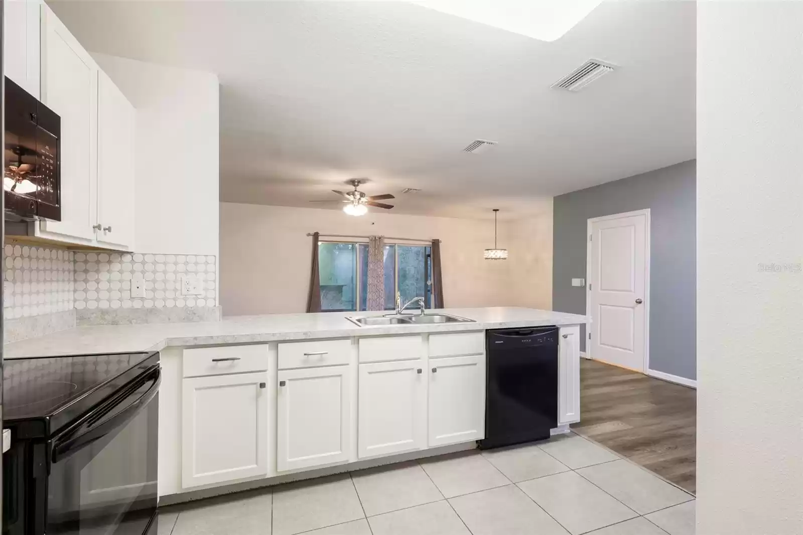 9952 HOUND CHASE DRIVE, GIBSONTON, Florida 33534, 3 Bedrooms Bedrooms, ,2 BathroomsBathrooms,Residential Lease,For Rent,HOUND CHASE,MFRA4627619