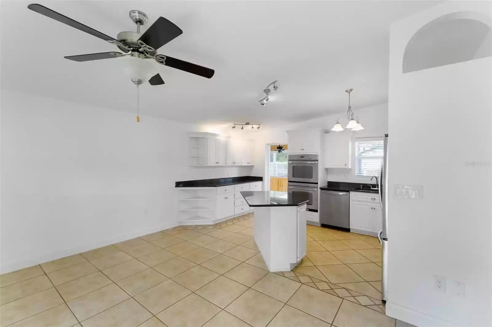 Living room / Kitchen