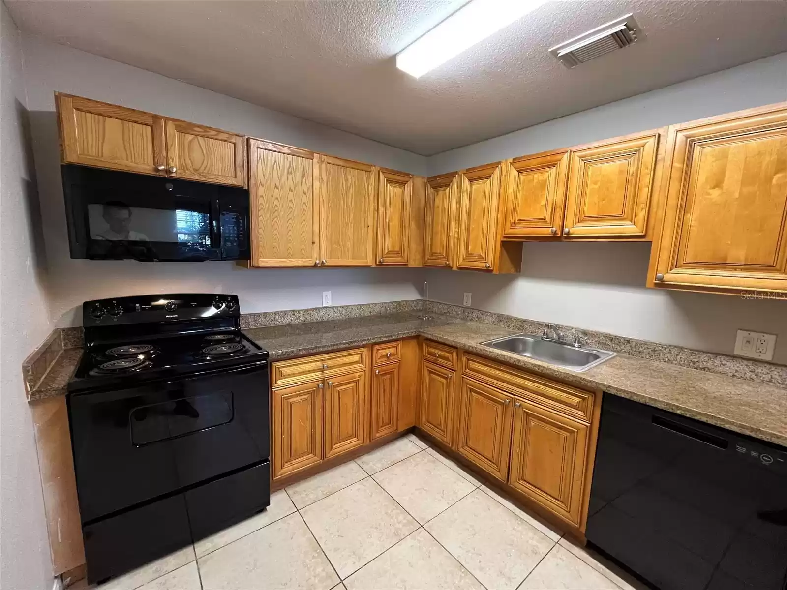 4144 VERSAILLES DRIVE, ORLANDO, Florida 32808, 2 Bedrooms Bedrooms, ,2 BathroomsBathrooms,Residential Lease,For Rent,VERSAILLES,MFRO6254241